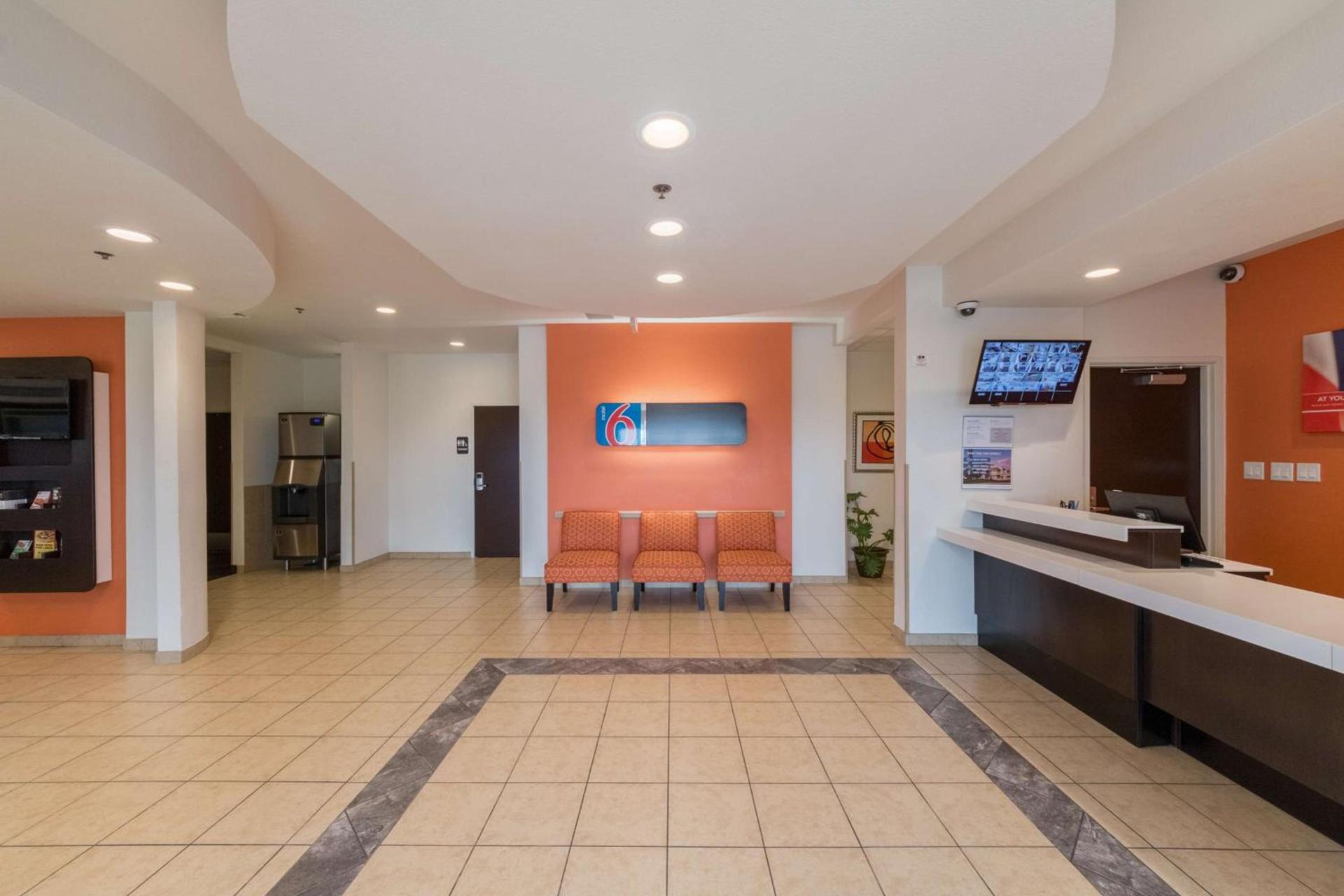 Motel 6-Laredo, TX - Airport photo 46