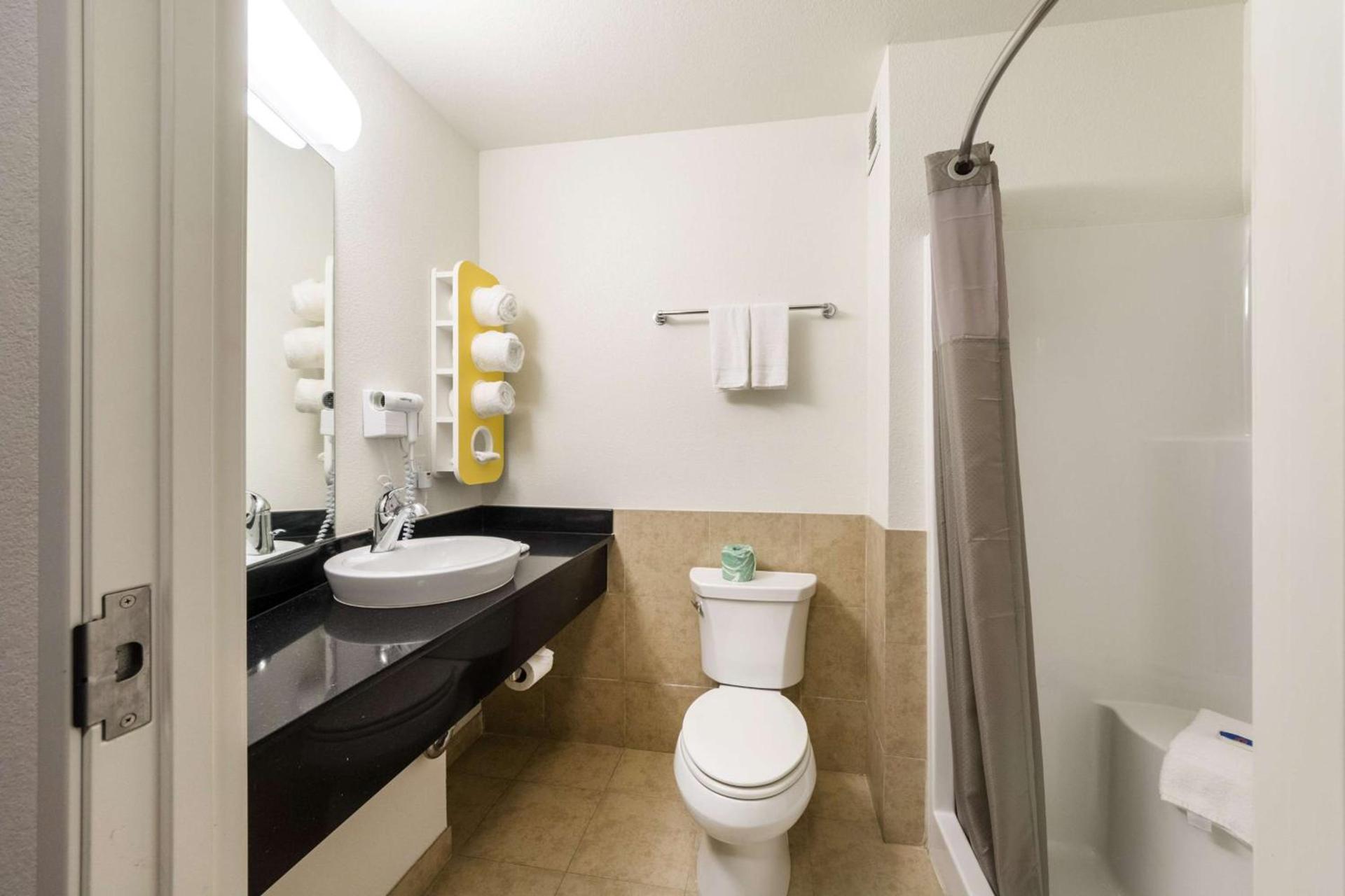 Motel 6-Laredo, TX - Airport photo 45