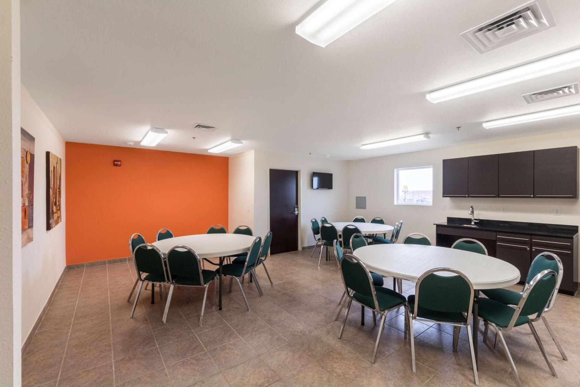 Motel 6-Laredo, TX - Airport photo 43