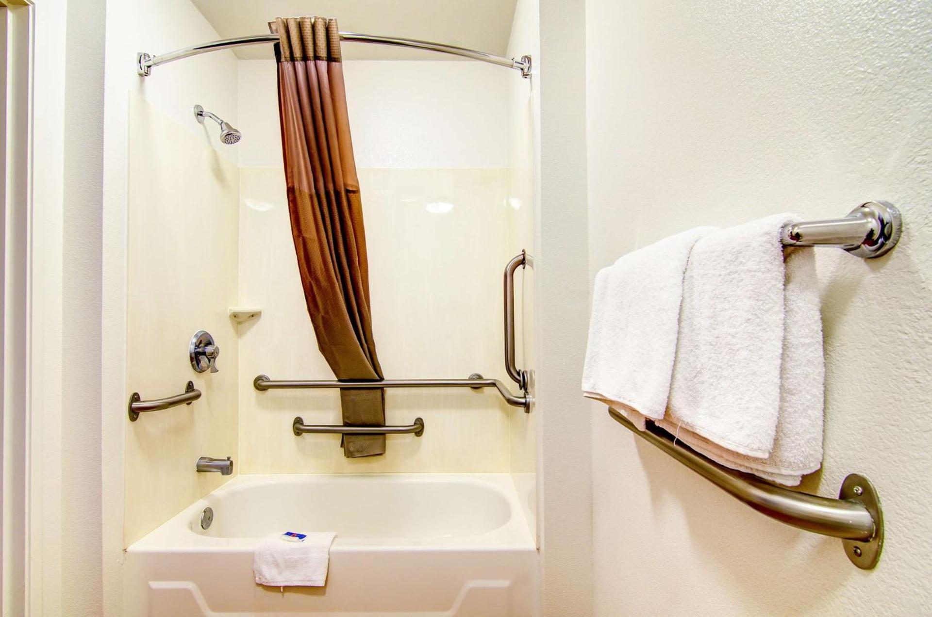 Economy Suites Springfield - Extended Stay photo 27