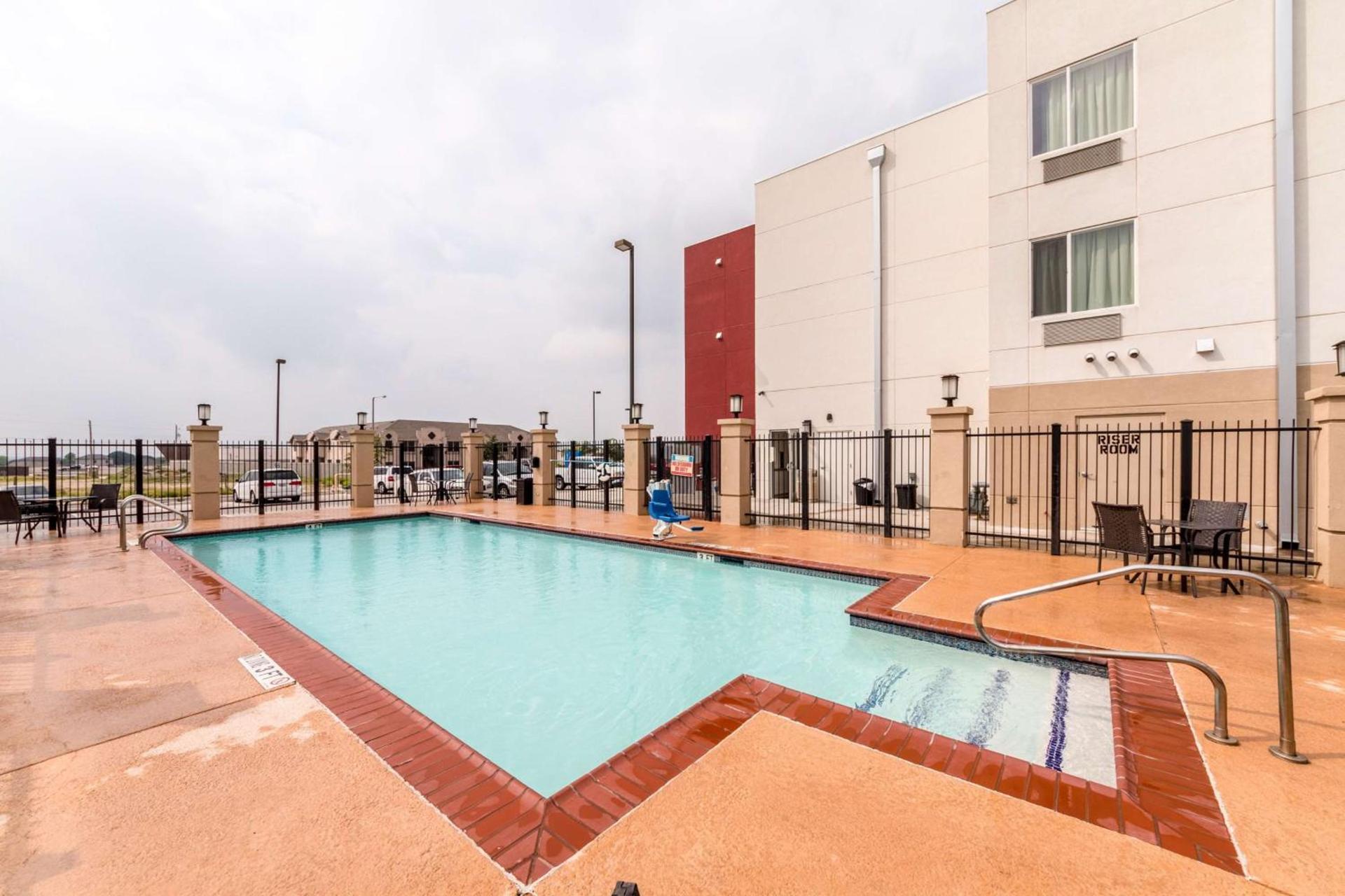 Motel 6-Laredo, TX - Airport photo 35
