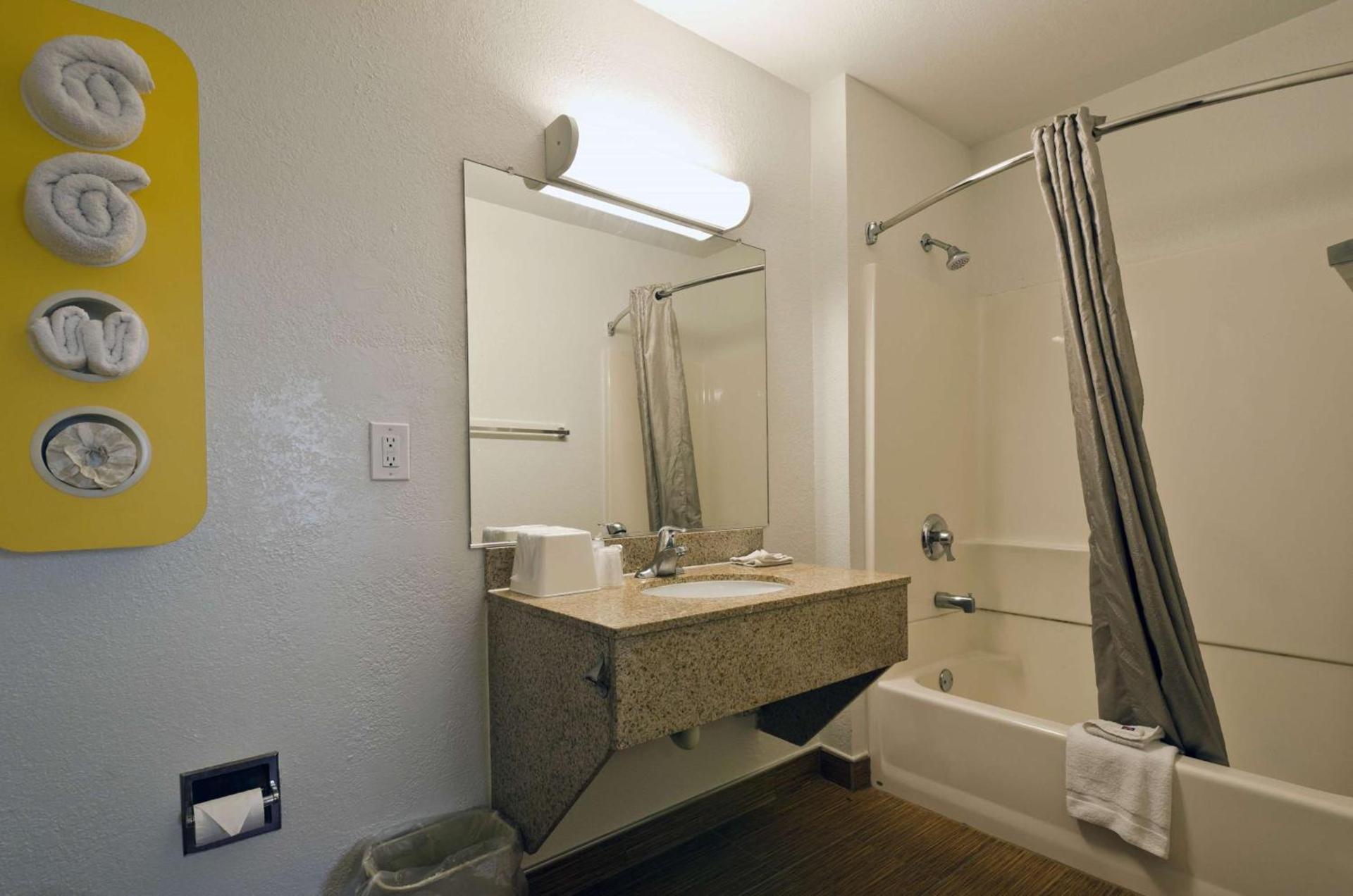 Motel 6-Camp Springs, DC - South Camp Springs photo 48