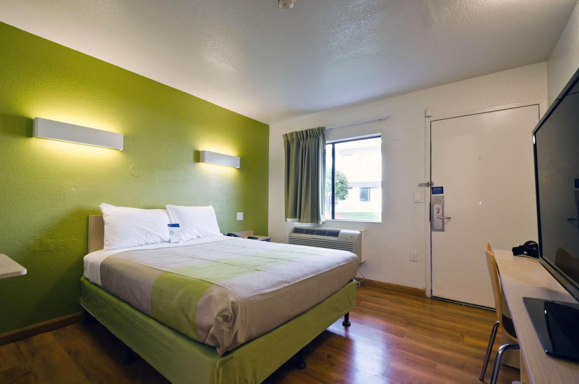 Motel 6-Camp Springs, DC - South Camp Springs photo 42