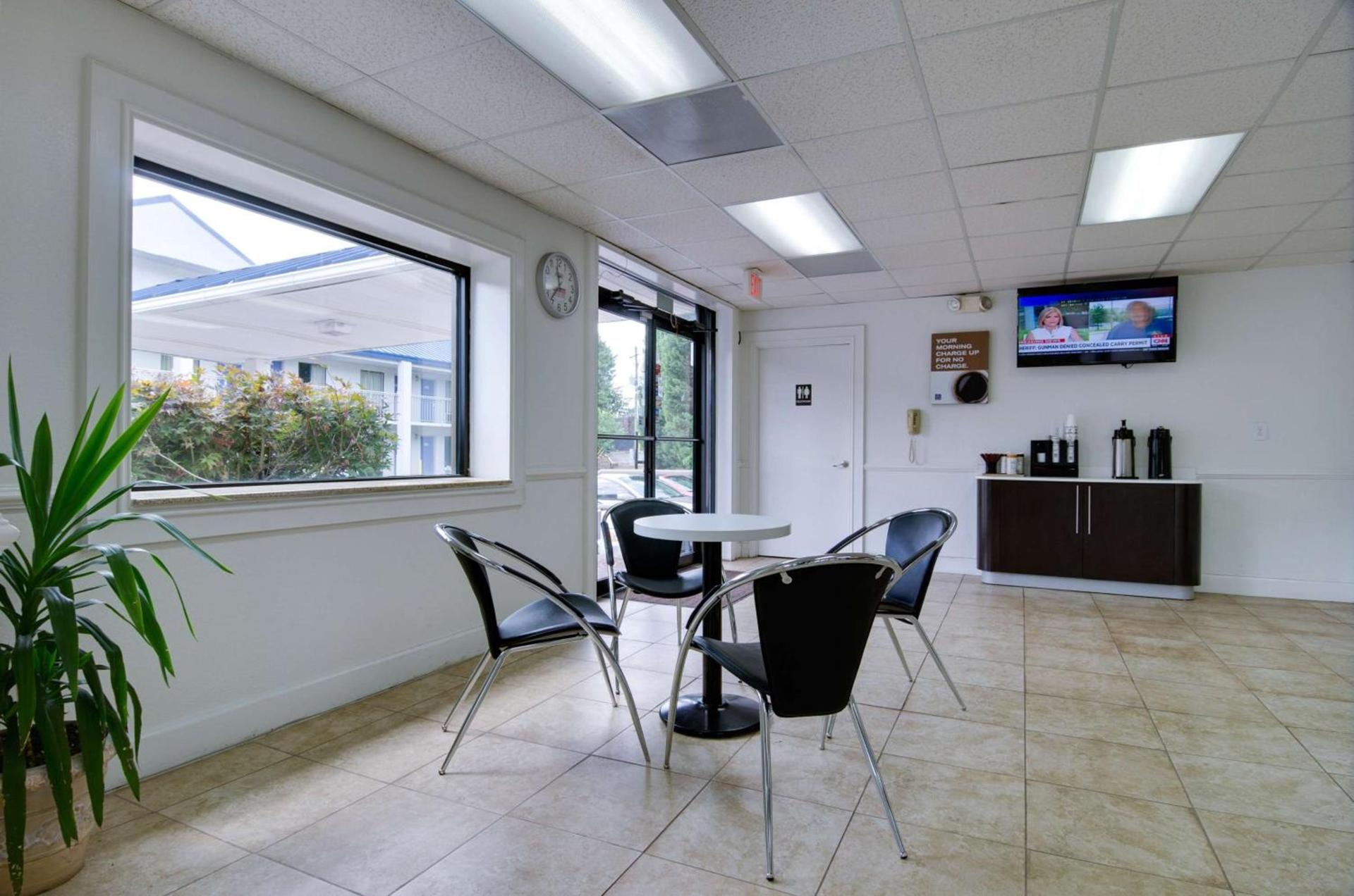 Motel 6-Atlanta, GA photo 44