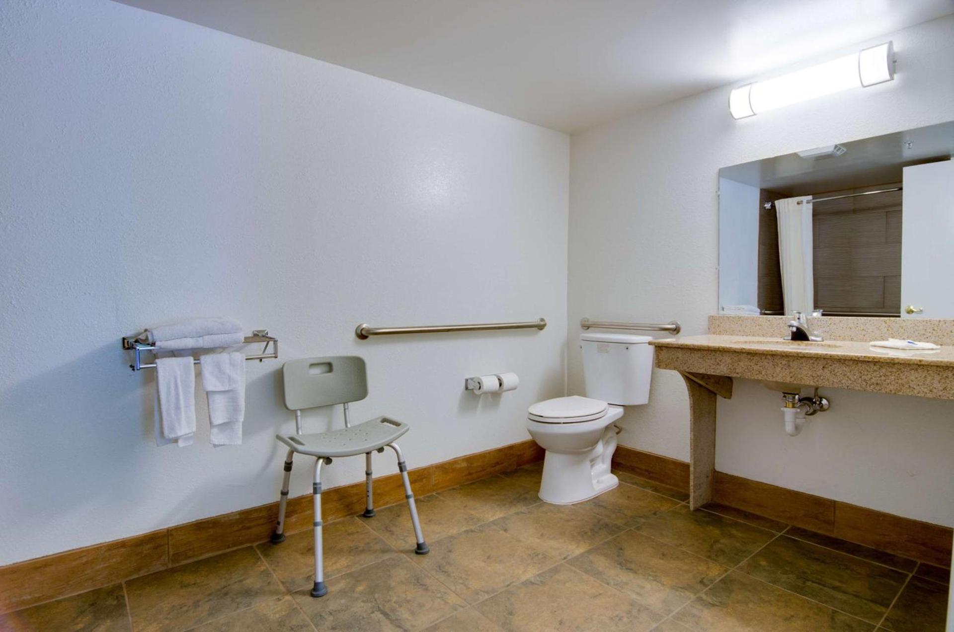 Motel 6-Atlanta, GA photo 42