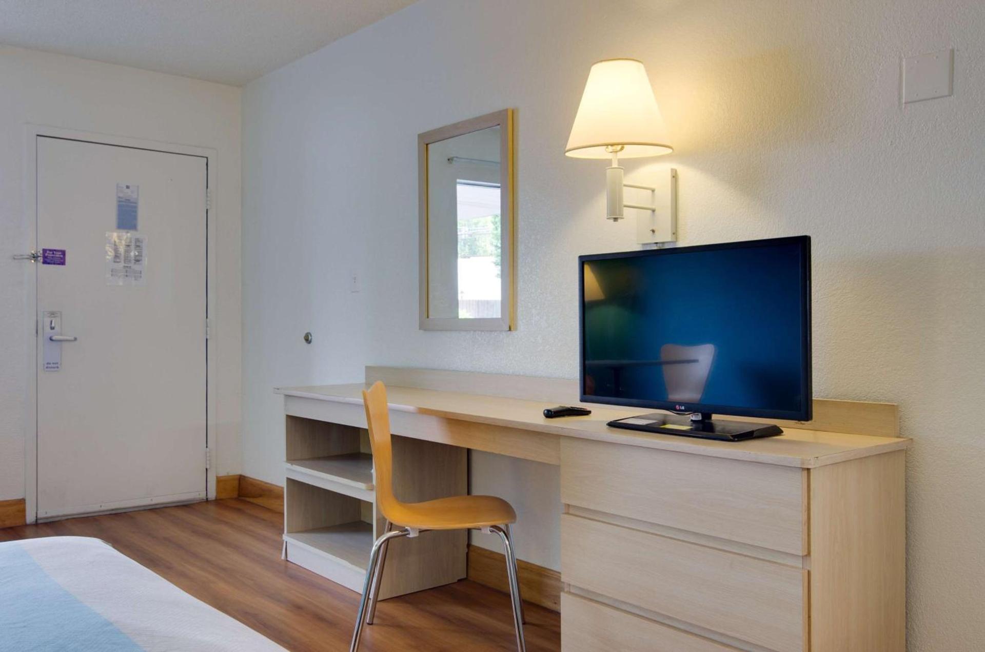 Motel 6-Atlanta, GA photo 31