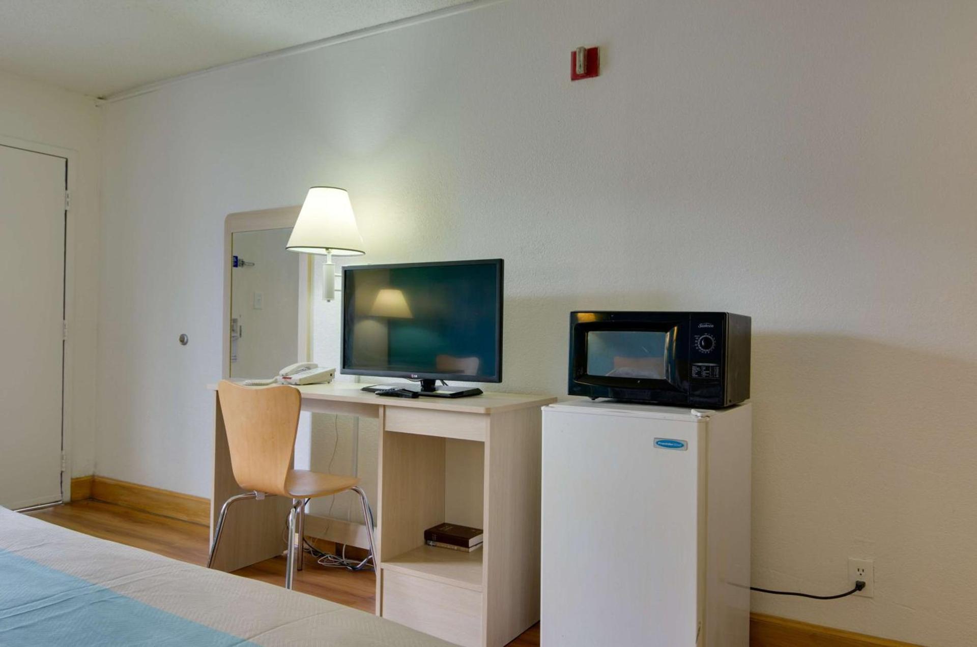 Motel 6-Atlanta, GA photo 27