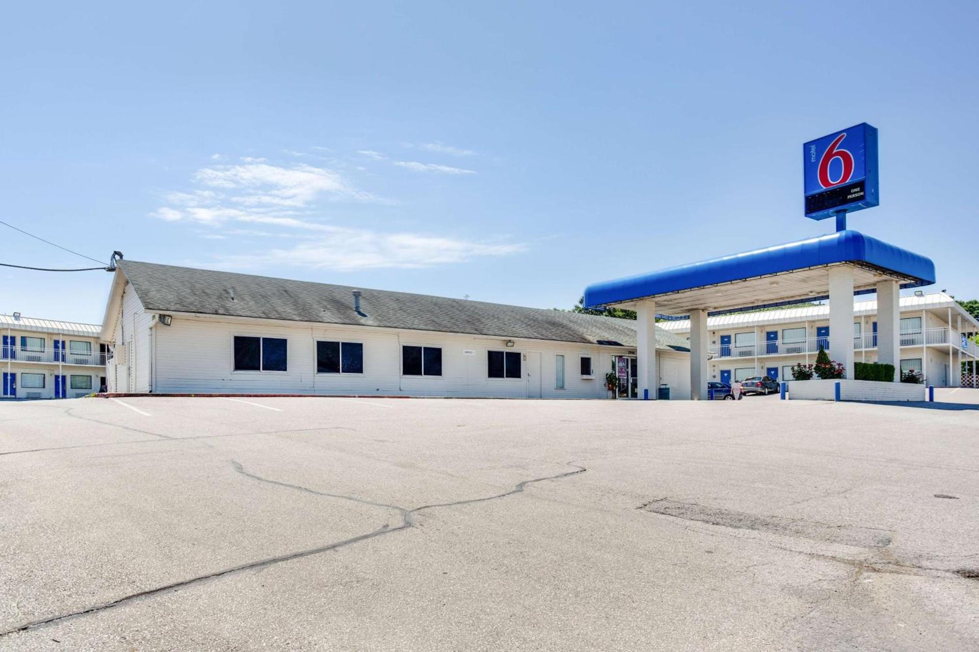 Motel 6-Fayetteville, AR photo 19