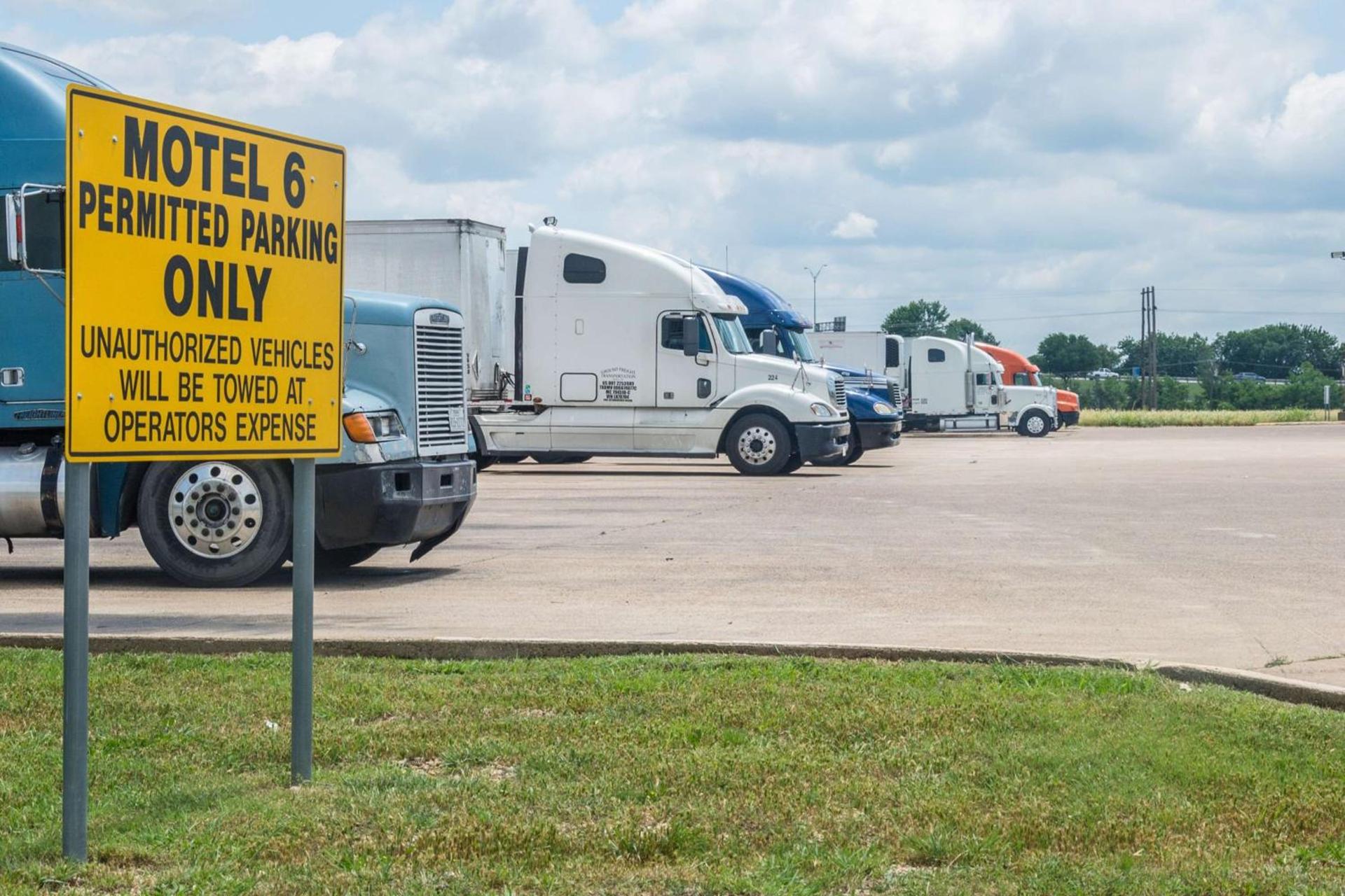 Motel 6-Mesquite, TX - Rodeo - Convention Ctr photo 3