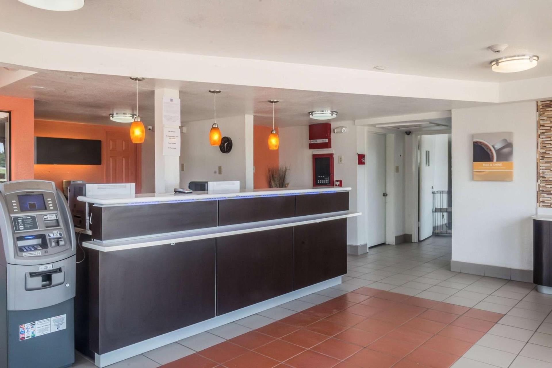 Motel 6-Mesquite, TX - Rodeo - Convention Ctr photo 9