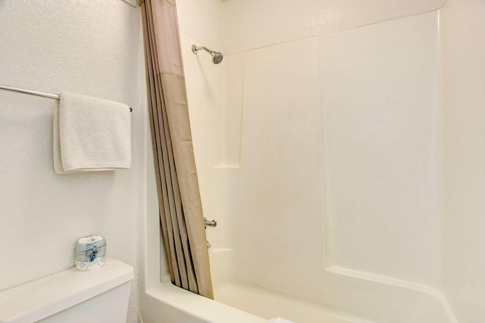 Motel 6-Fayetteville, AR photo 14