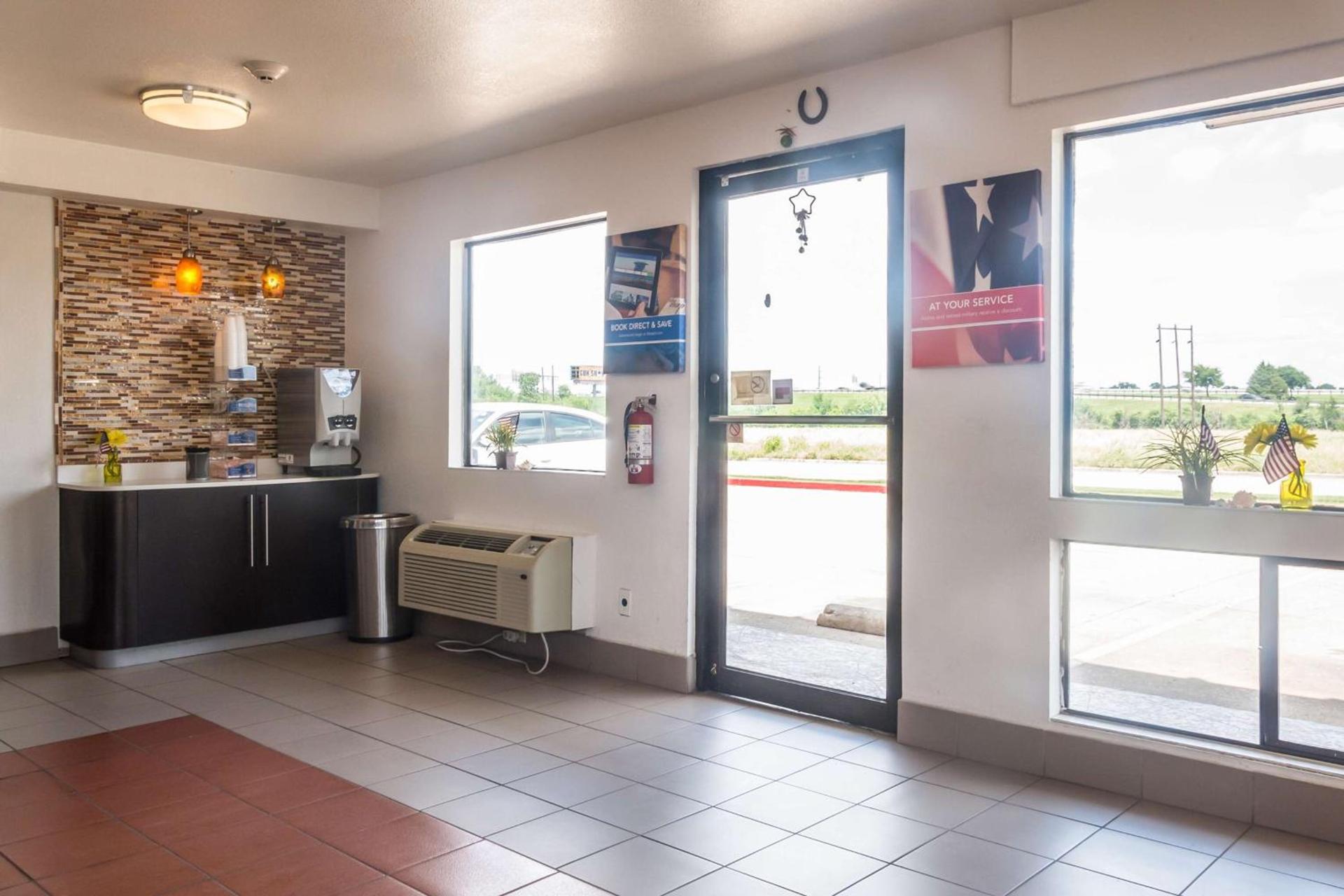 Motel 6-Mesquite, TX - Rodeo - Convention Ctr photo 11