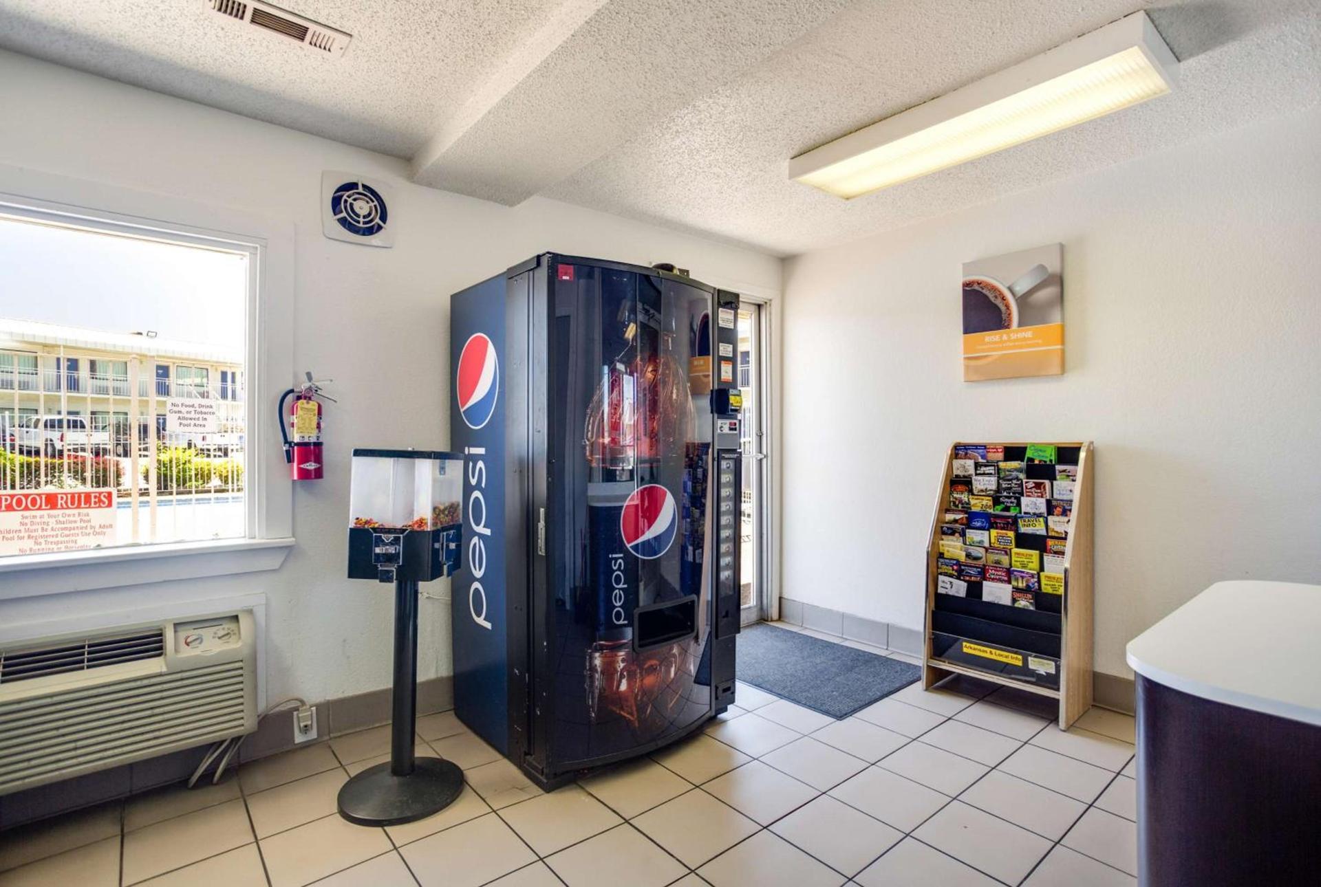 Motel 6-Fayetteville, AR photo 43