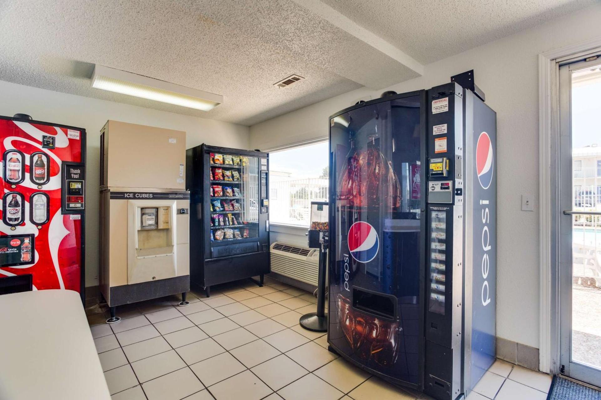 Motel 6-Fayetteville, AR photo 41