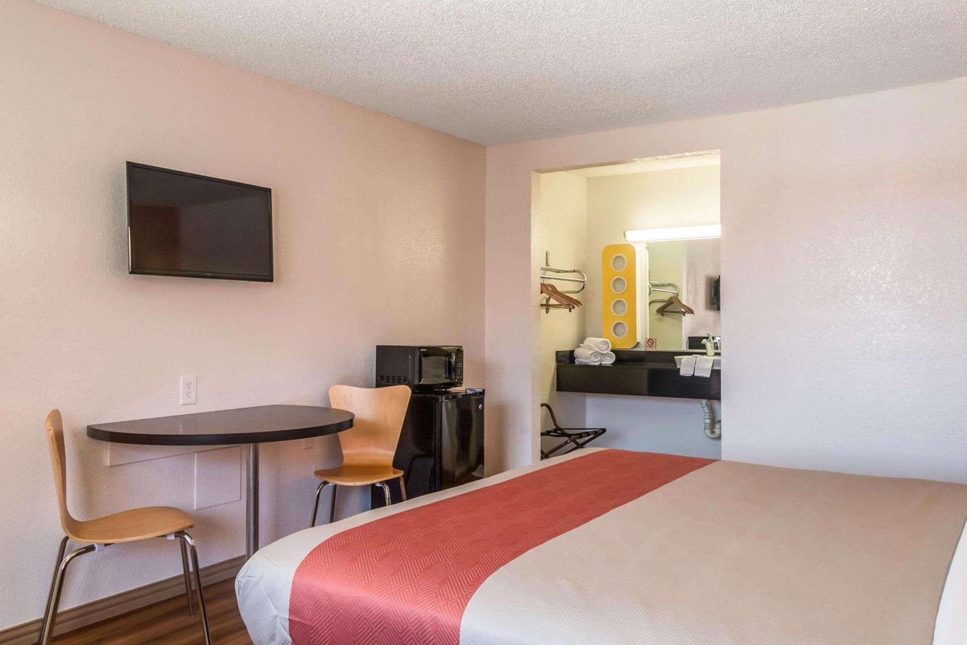 Motel 6-Mesquite, TX - Rodeo - Convention Ctr photo 29
