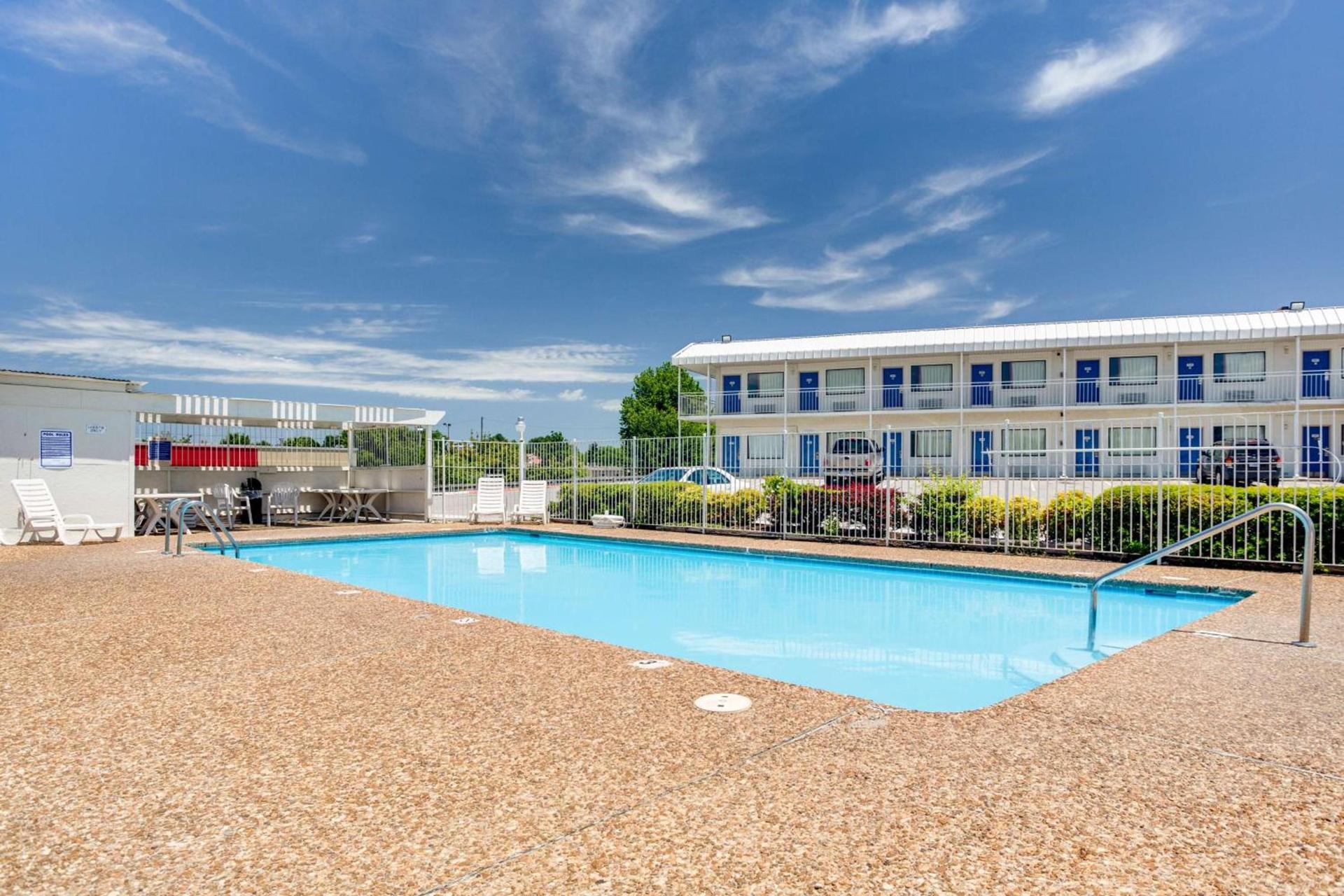 Motel 6-Fayetteville, AR photo 40