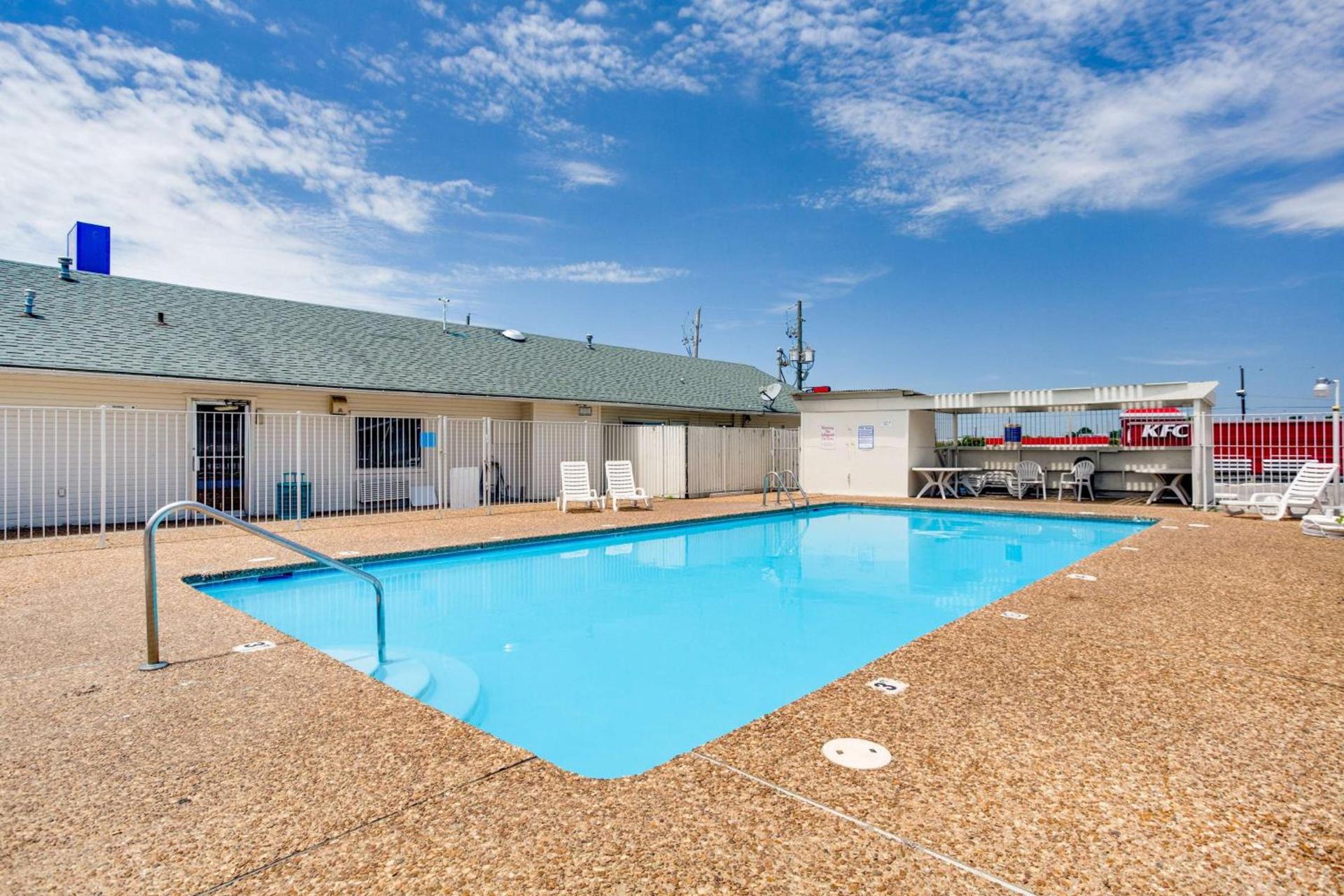 Motel 6-Fayetteville, AR photo 39