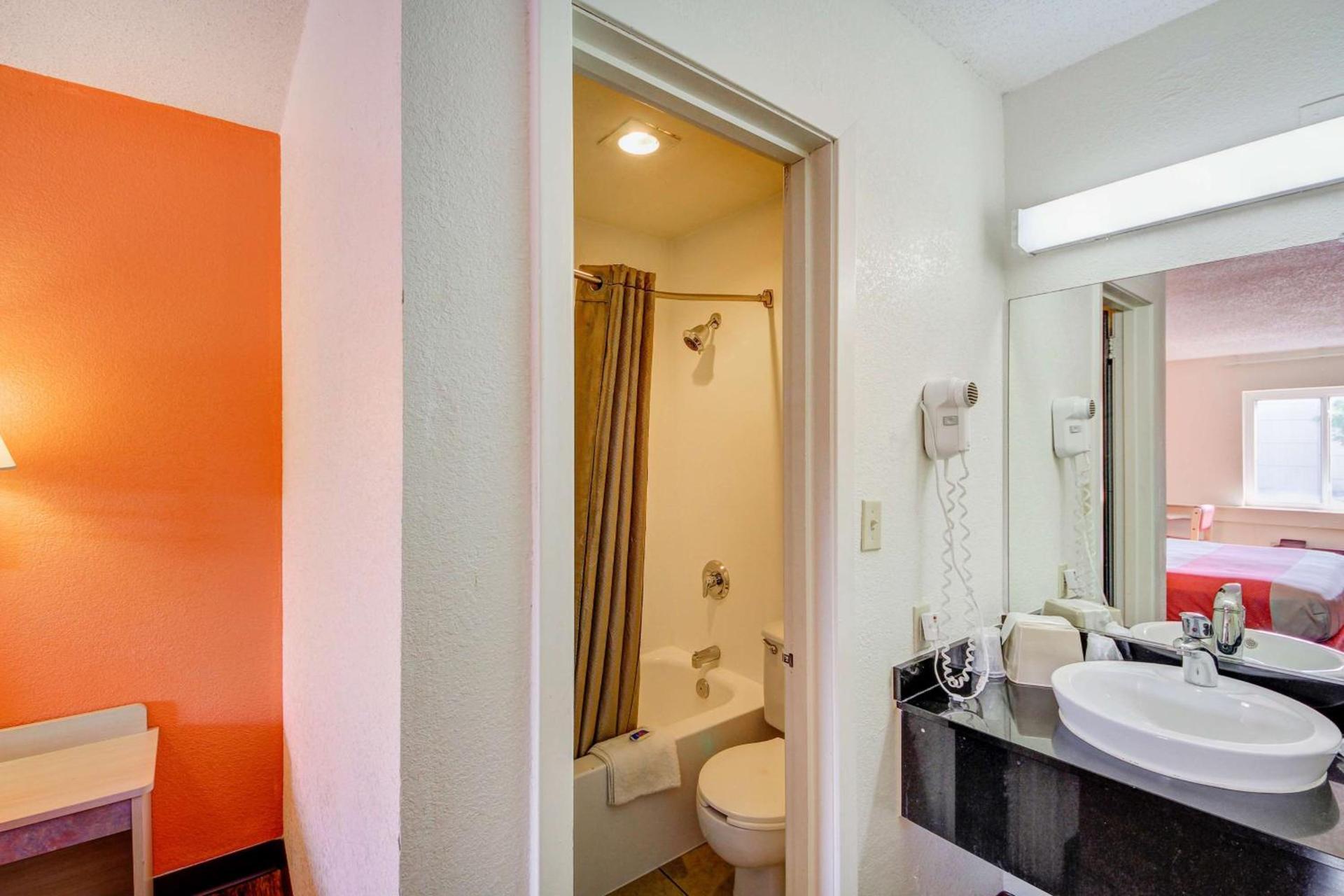Motel 6-Wichita, KS photo 18