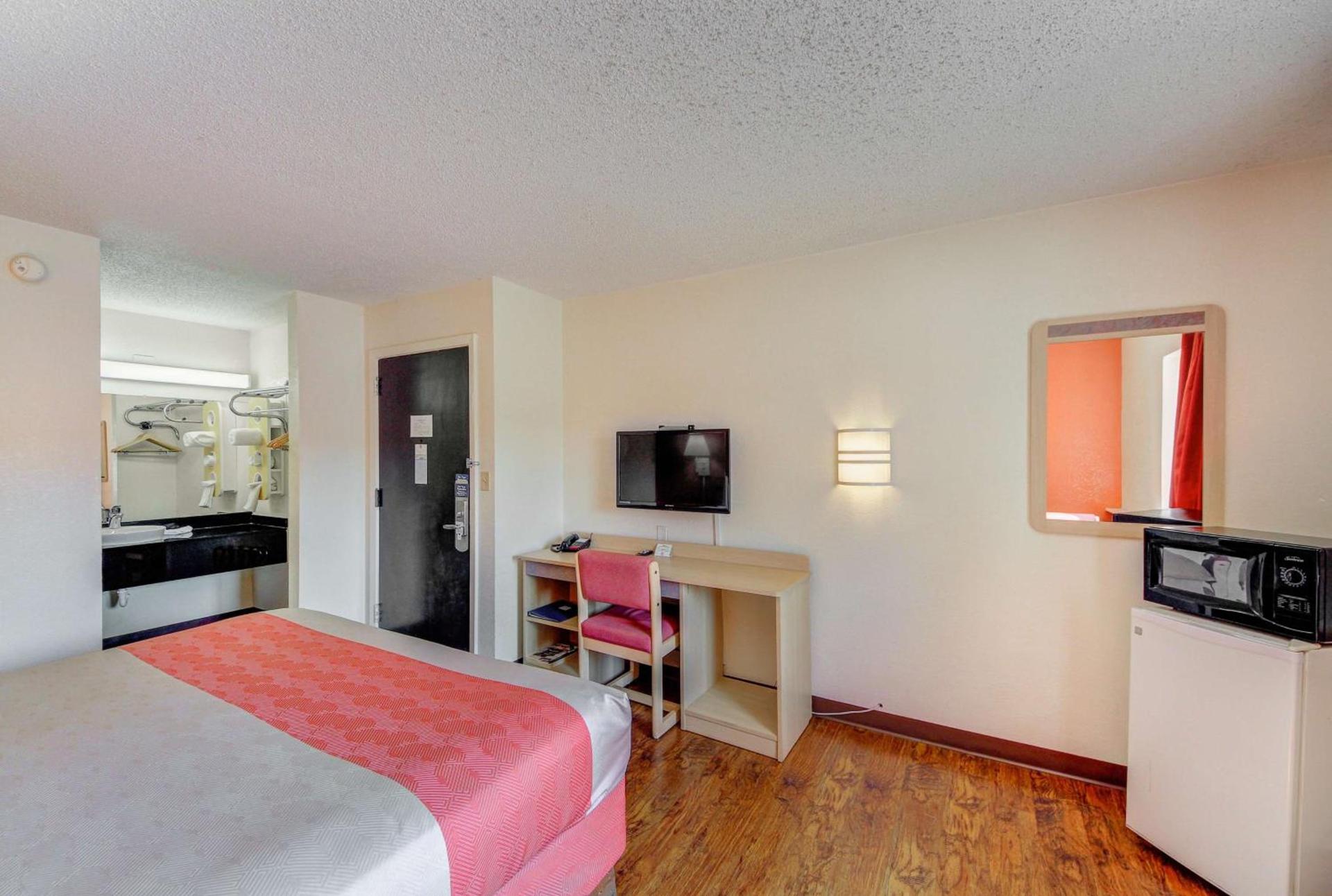 Motel 6-Wichita, KS photo 5