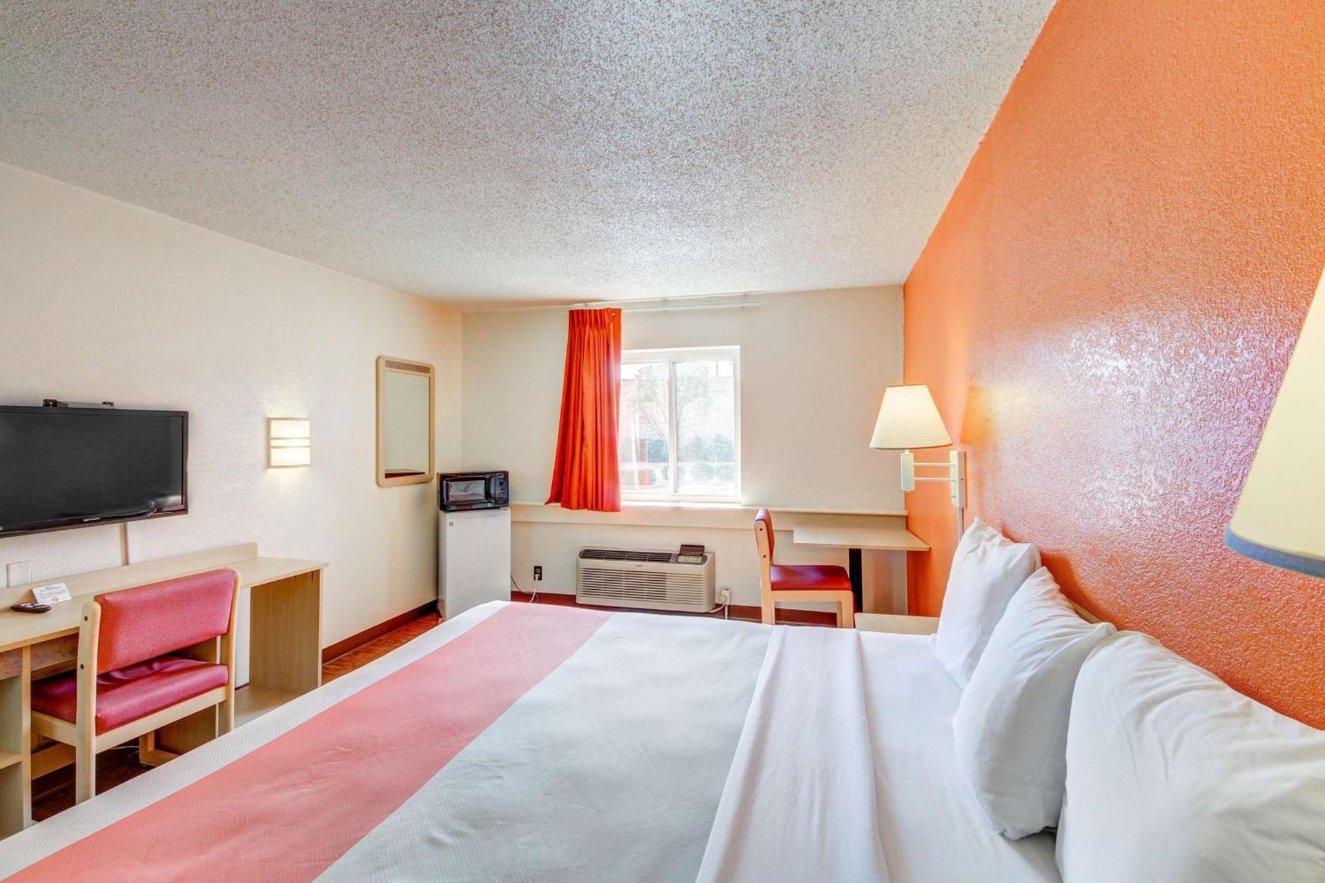 Motel 6-Wichita, KS photo 3