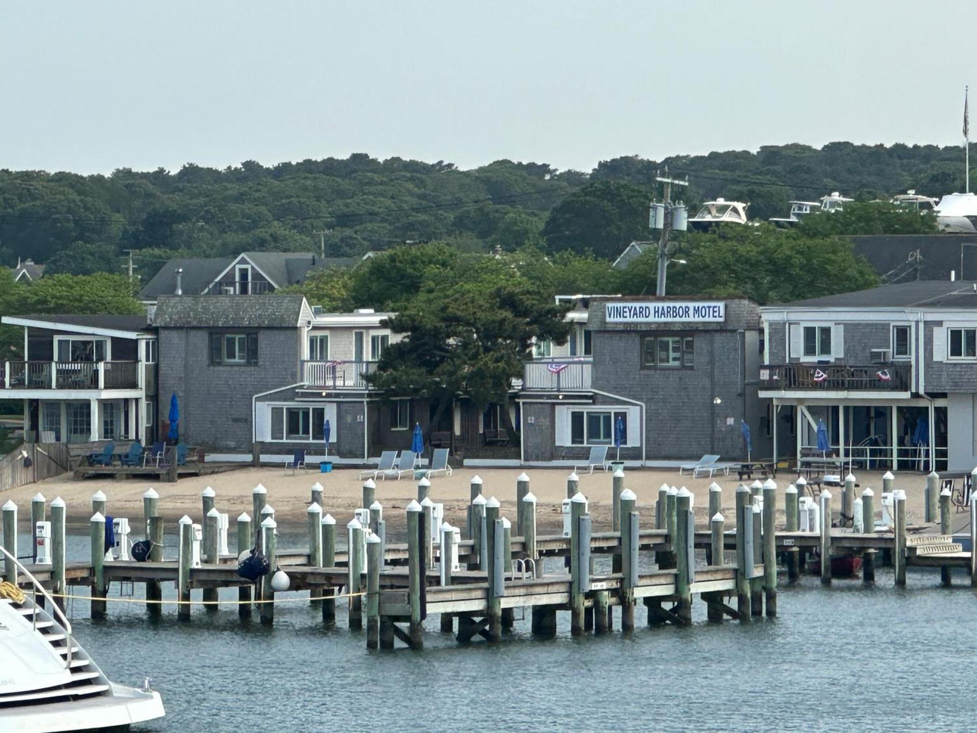Vineyard Harbor Motel photo 13