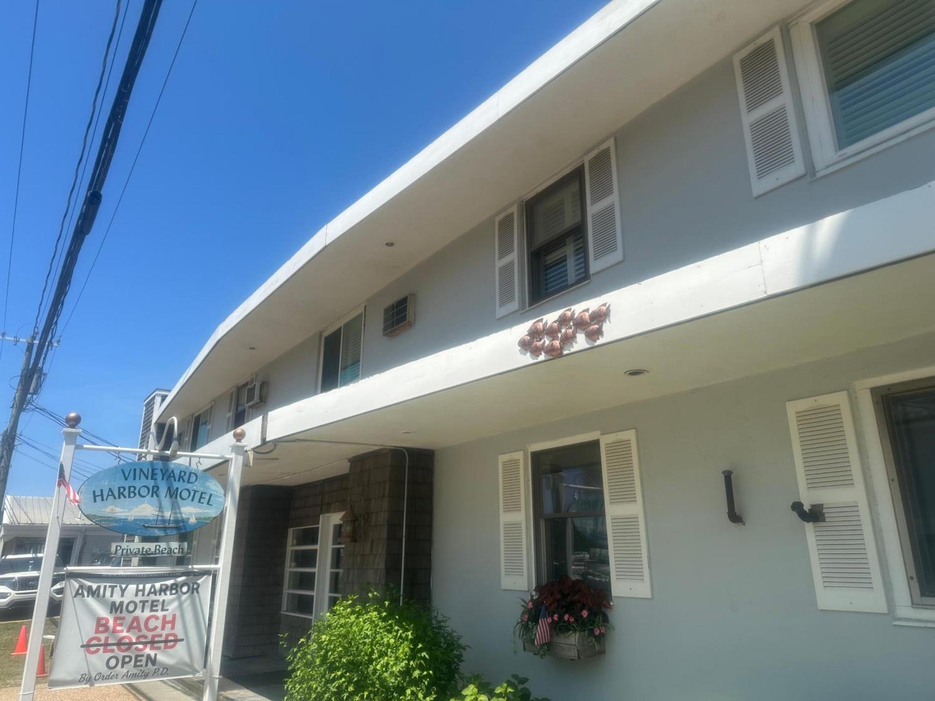 Vineyard Harbor Motel photo 22