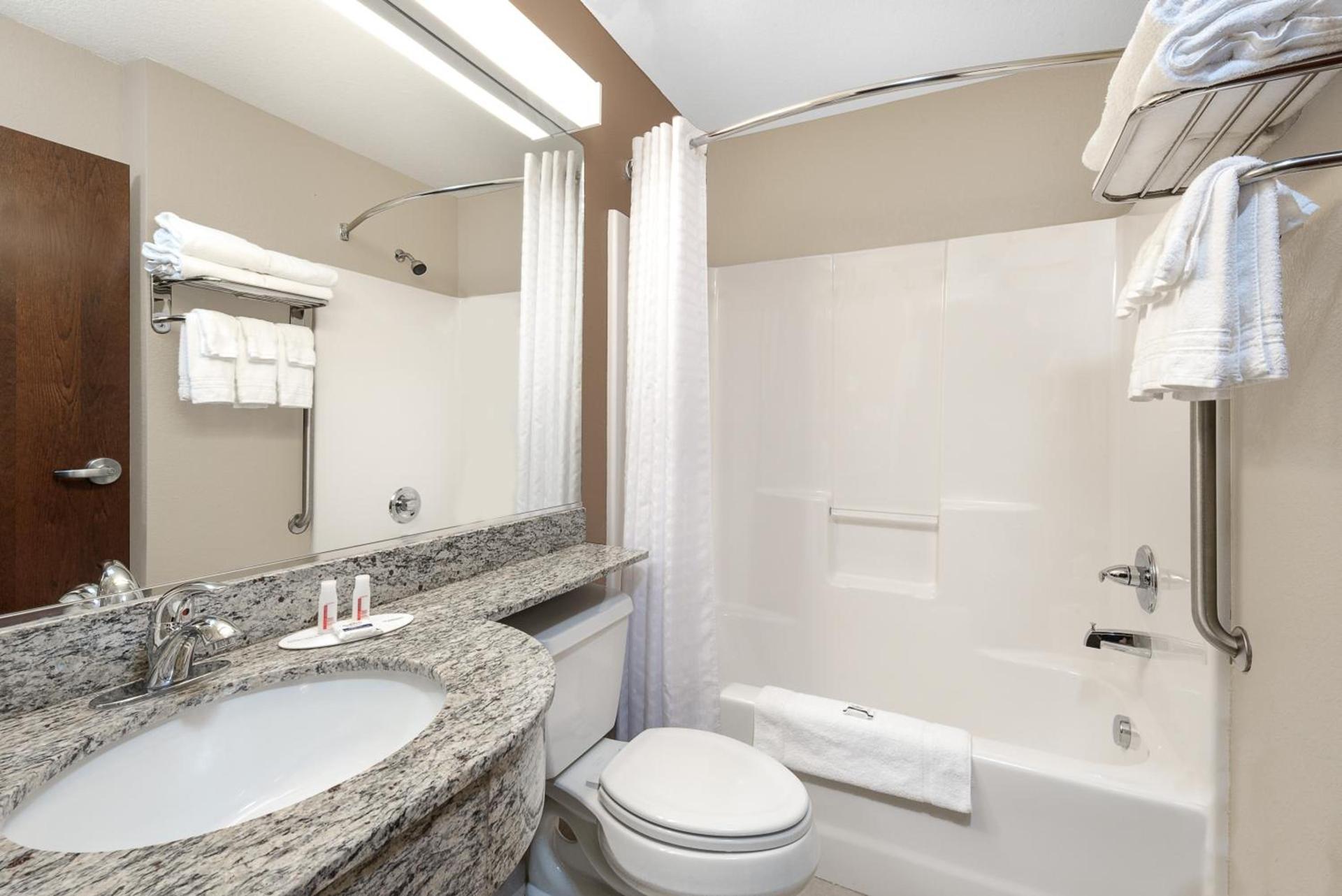 Microtel Inn & Suites by Wyndham Williston photo 42
