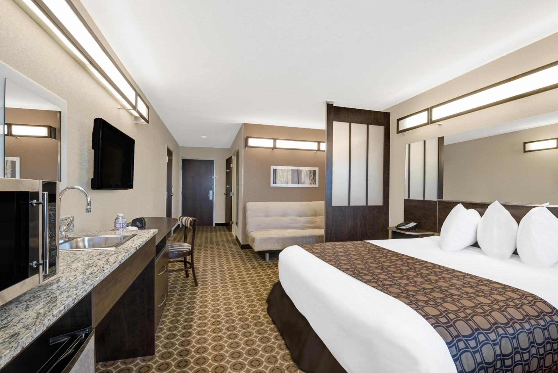 Microtel Inn & Suites by Wyndham Williston photo 46