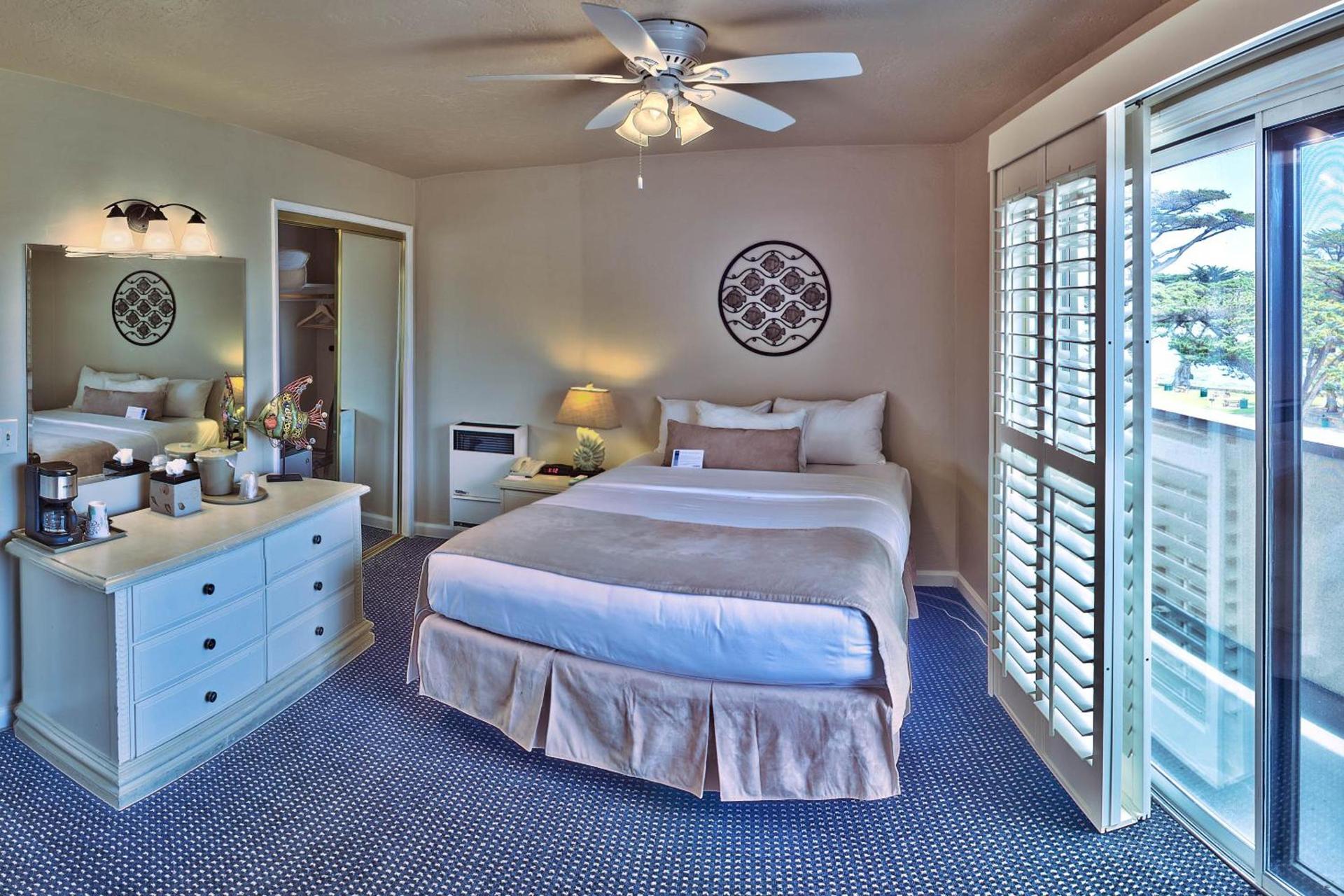 Lovers Point Inn photo 6