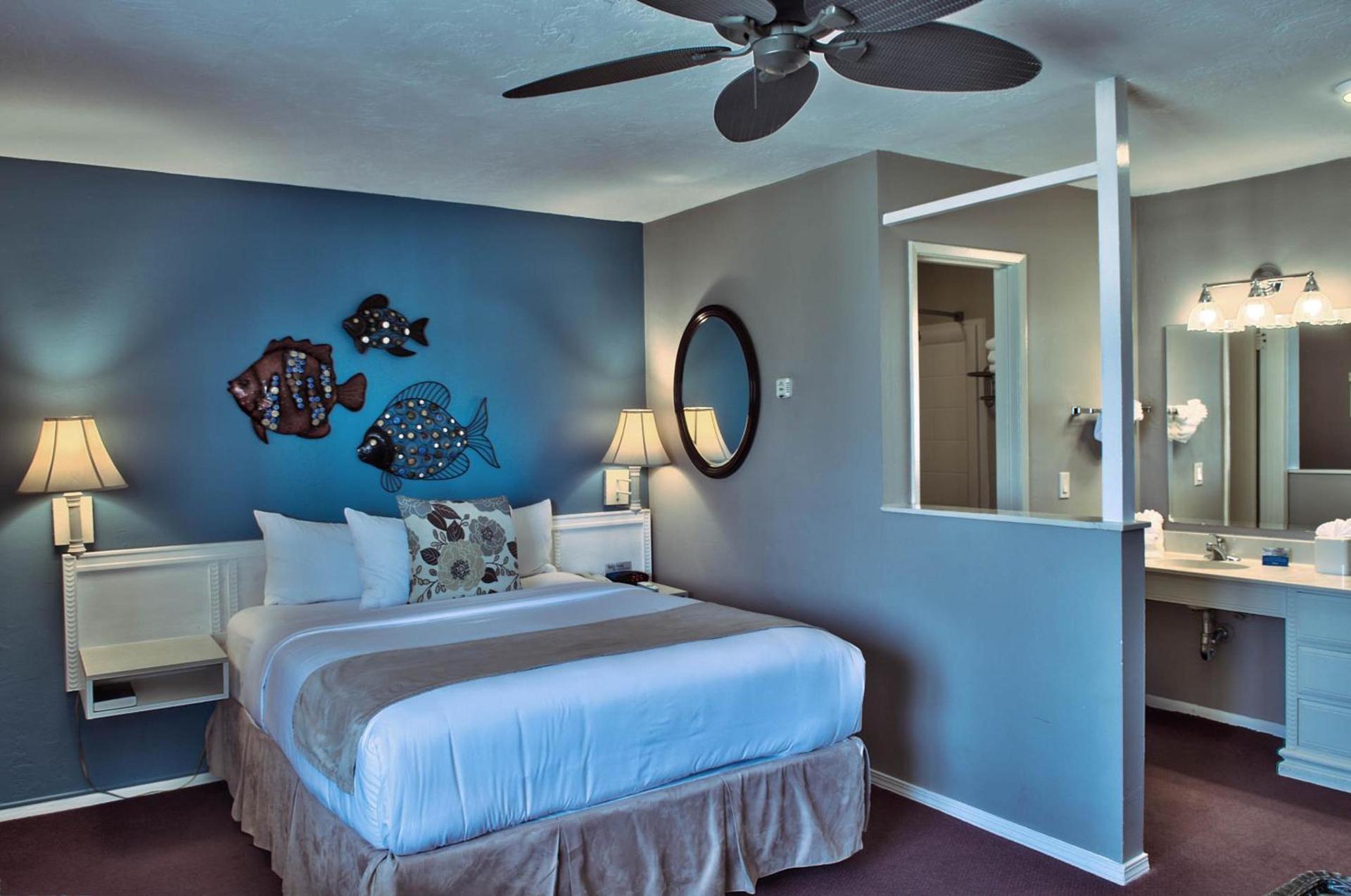 Lovers Point Inn photo 9