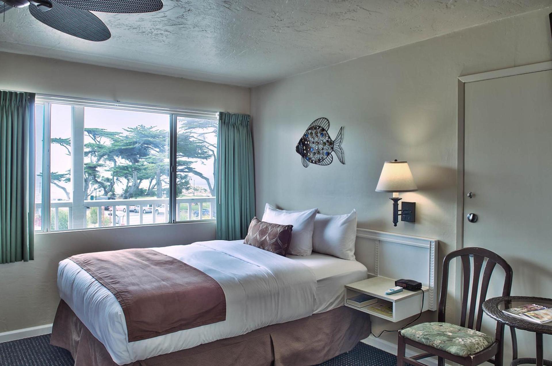 Lovers Point Inn photo 4