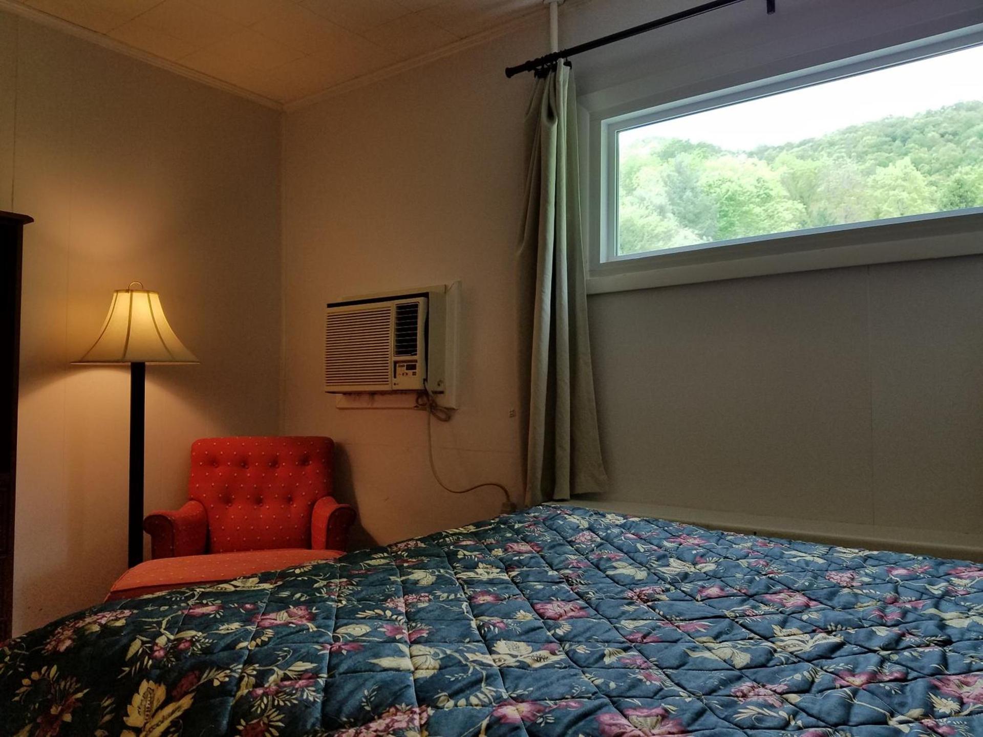 Roseloe Motel photo 35