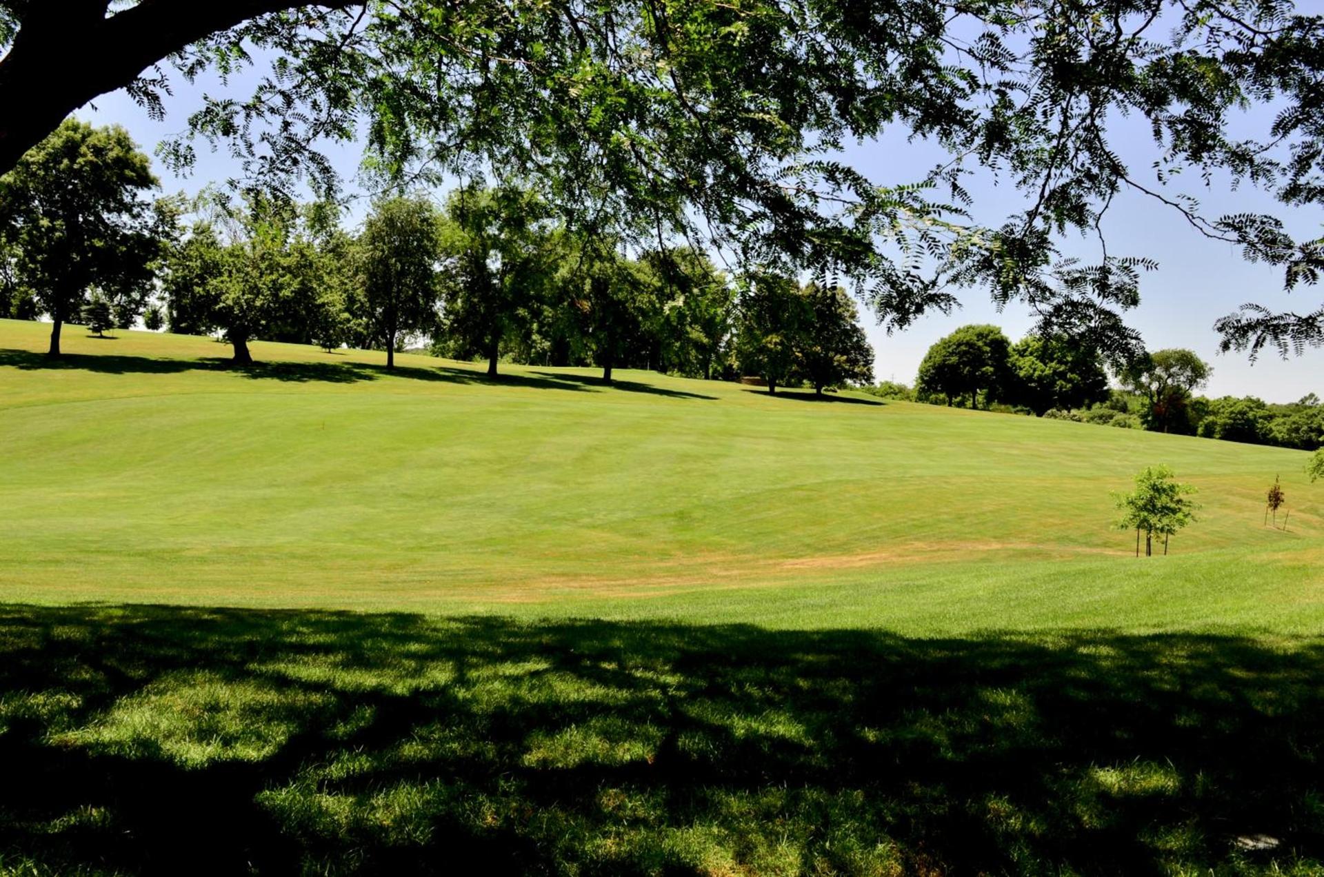 Cobblestone Inn & Suites - Denison | Majestic Hills photo 18