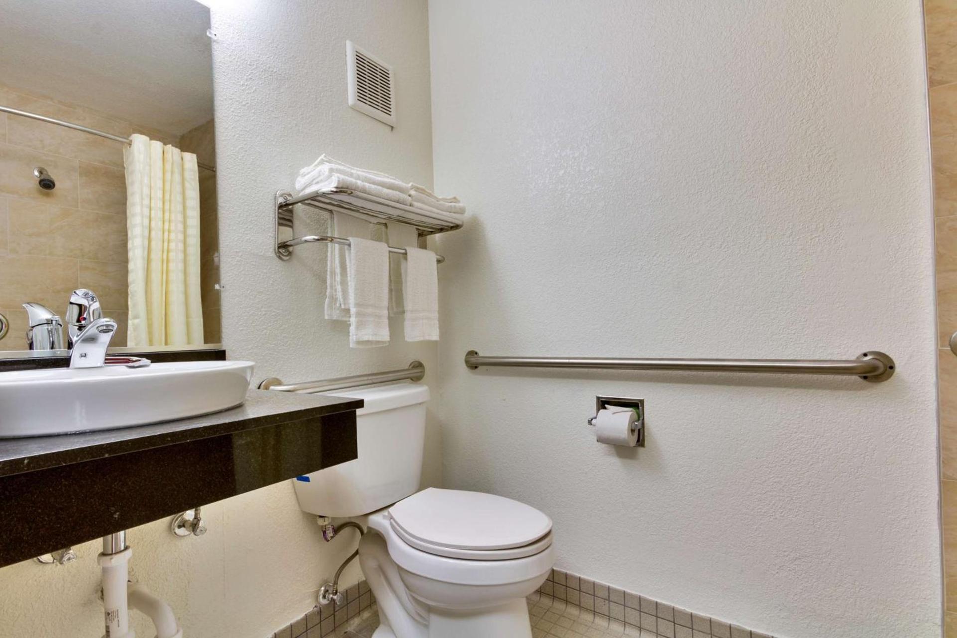 Studio 6-Dallas, TX - Garland - Northeast photo 16