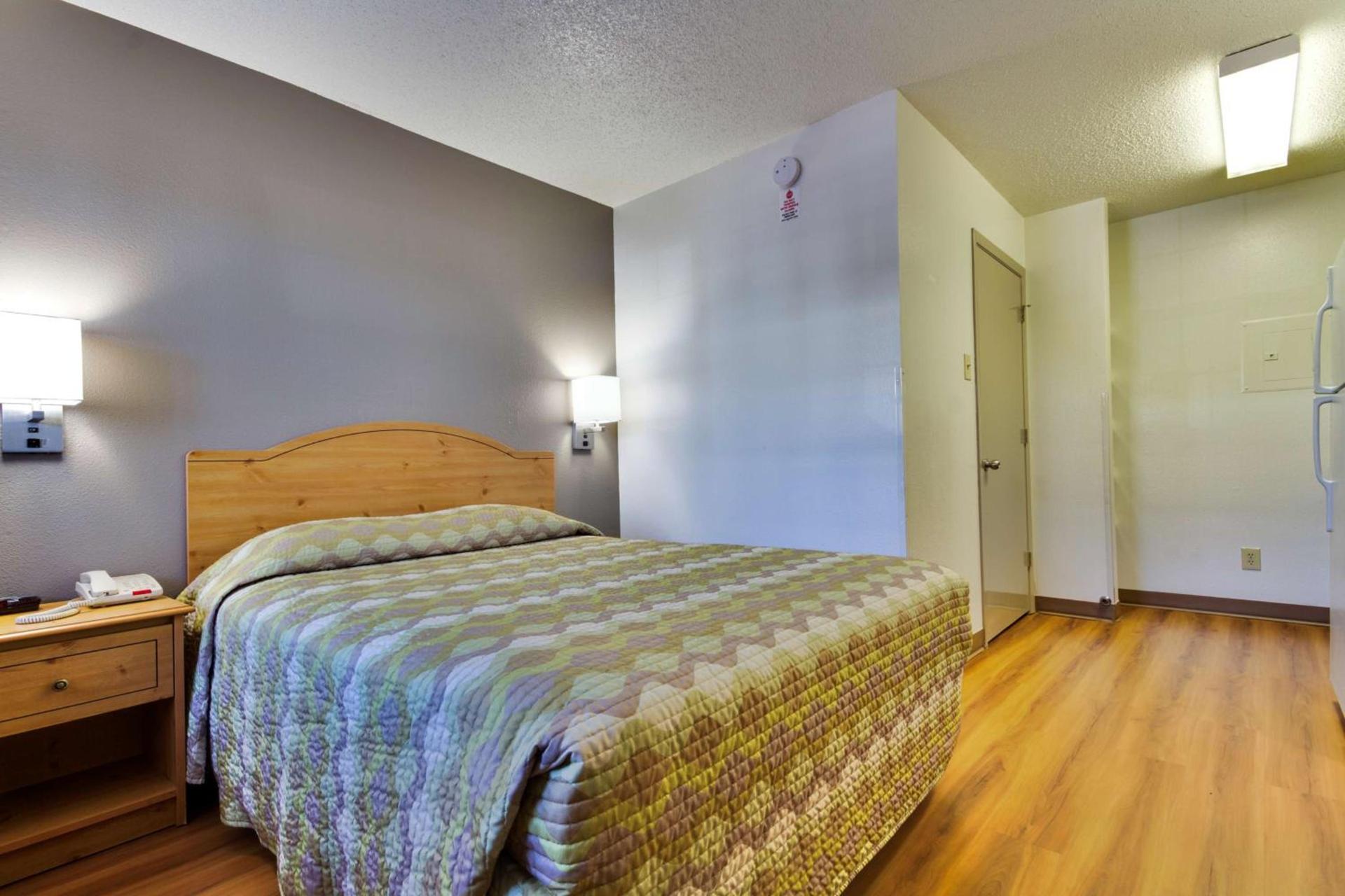 Studio 6-Dallas, TX - Garland - Northeast photo 25