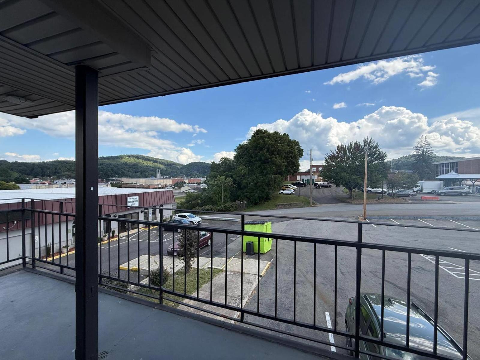 Econo Lodge Galax photo 21