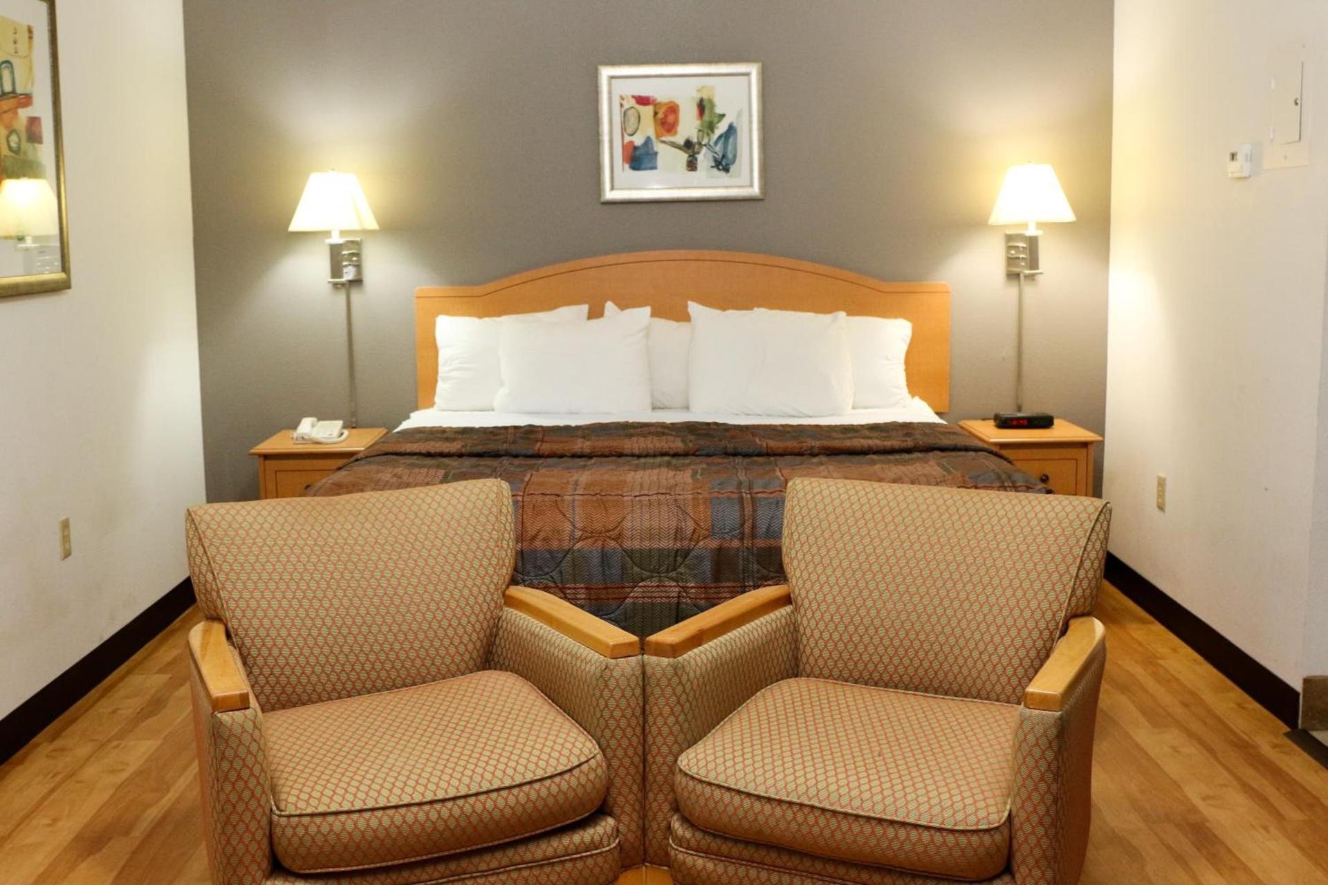 Blue Bonnet Suites -Lubbock, TX - Medical Center photo 36