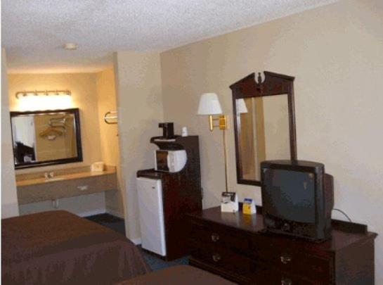 Americas Best Value Inn Hazlehurst photo 9