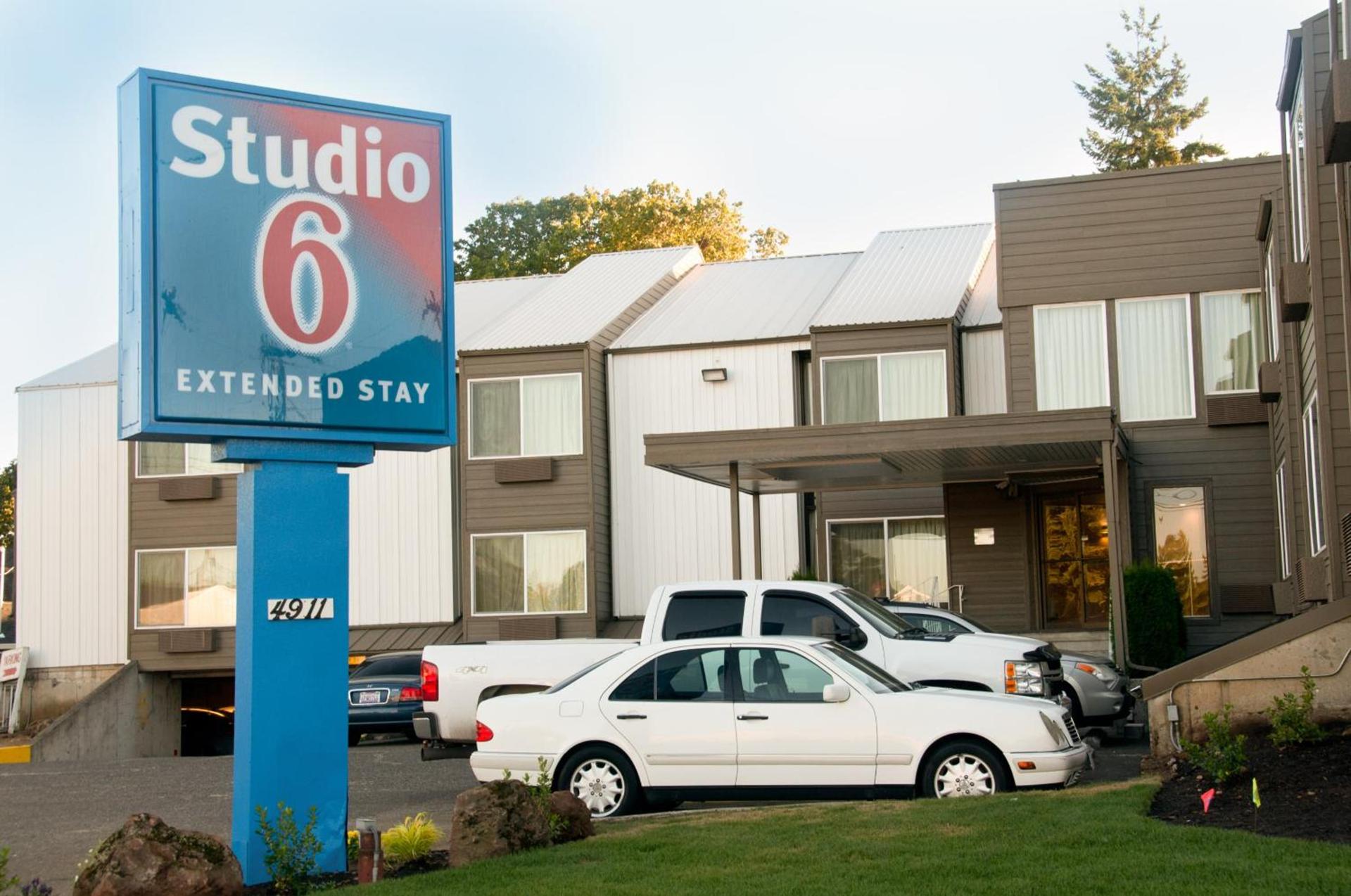 Studio 6-Portland, OR photo 21