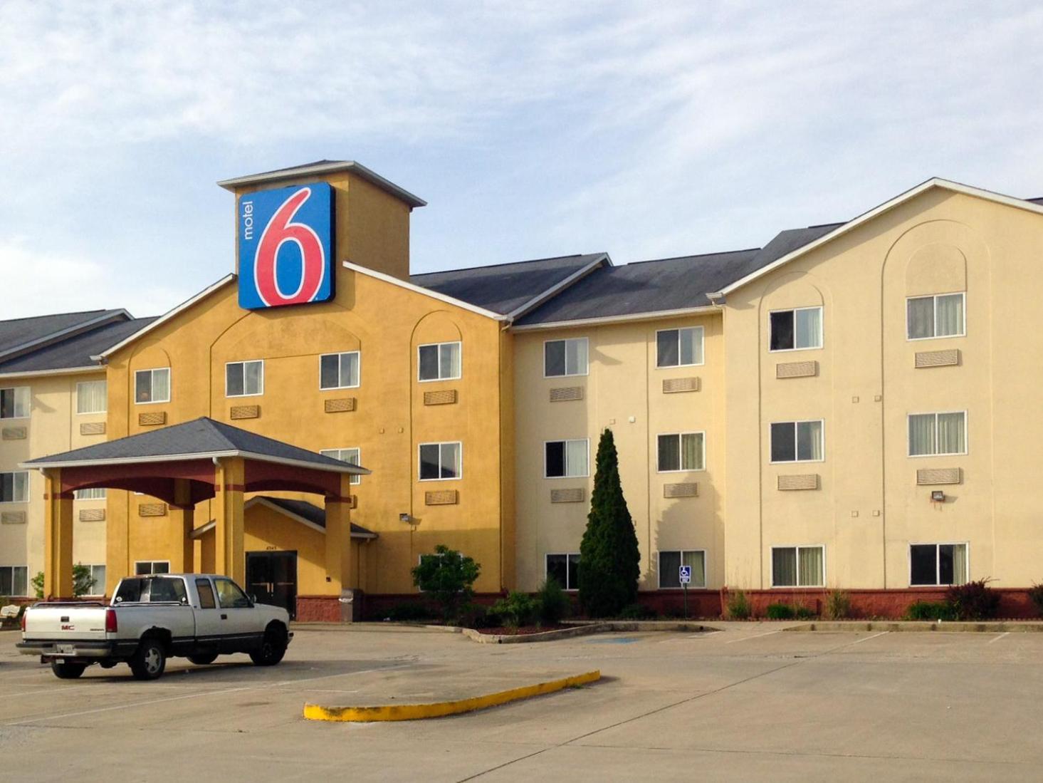 Motel 6-Indianapolis, IN - Southport photo 31
