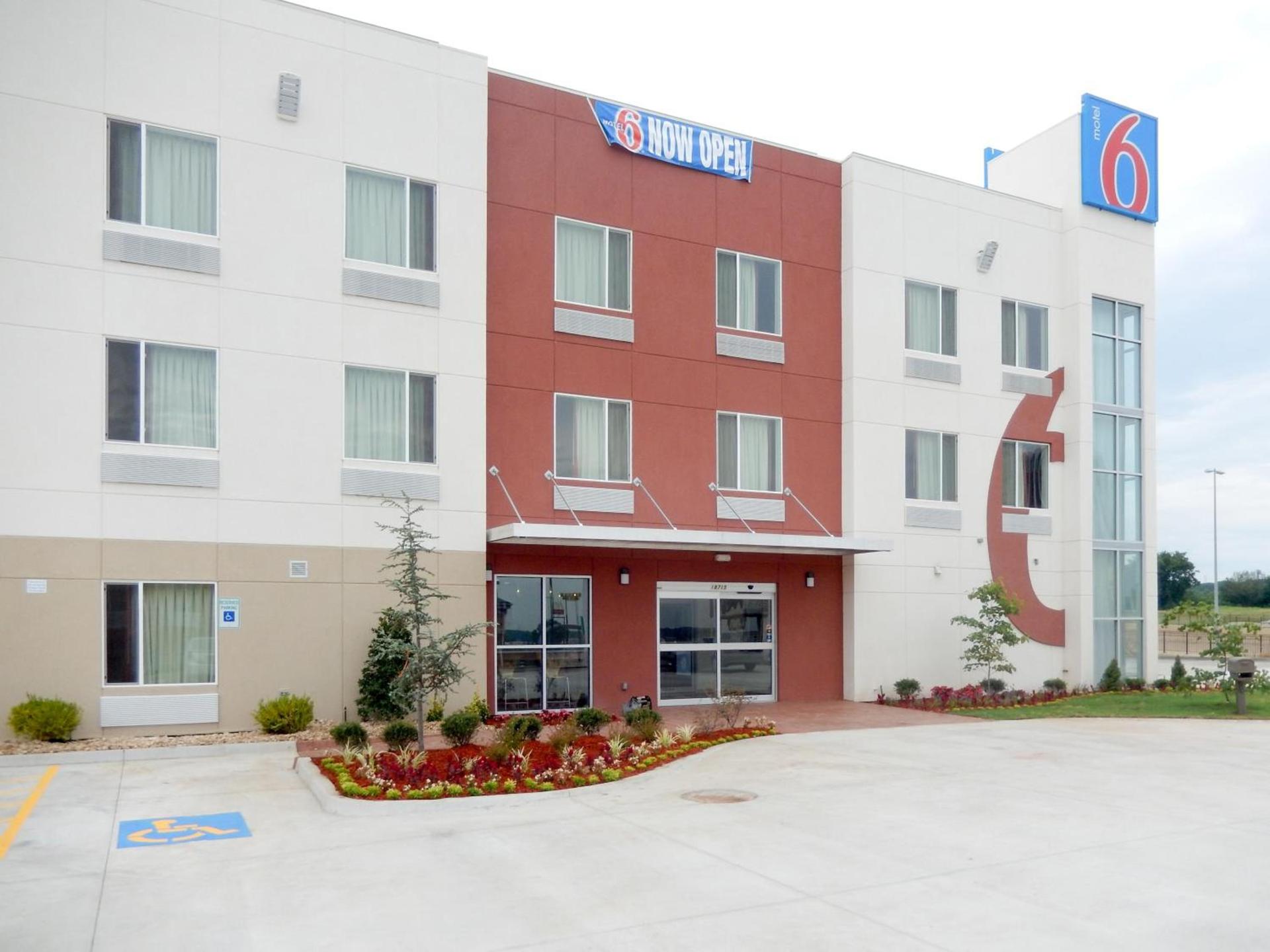 Motel 6-Tulsa, OK photo 9