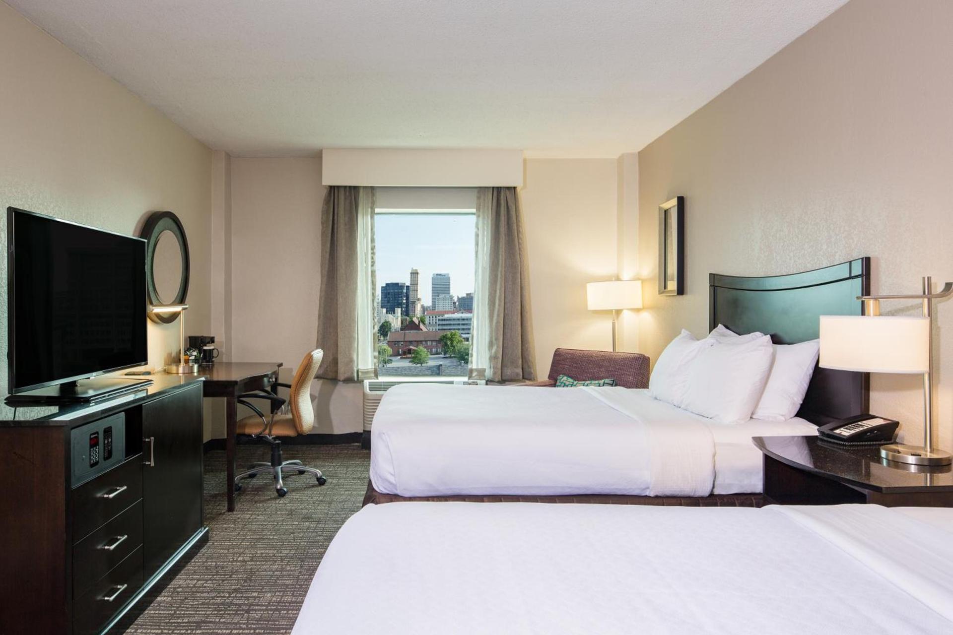 Crowne Plaza Memphis Downtown by IHG photo 5