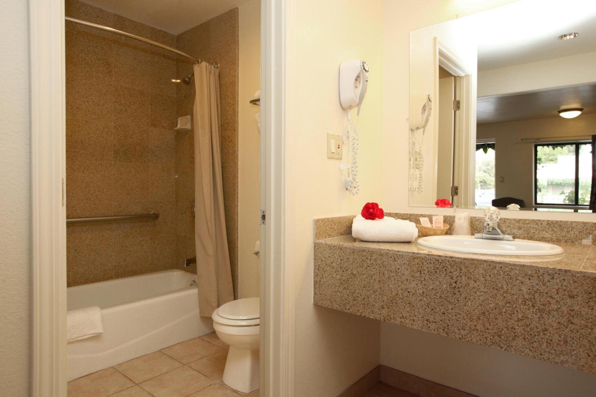 Monterey Oceanside Inn photo 21
