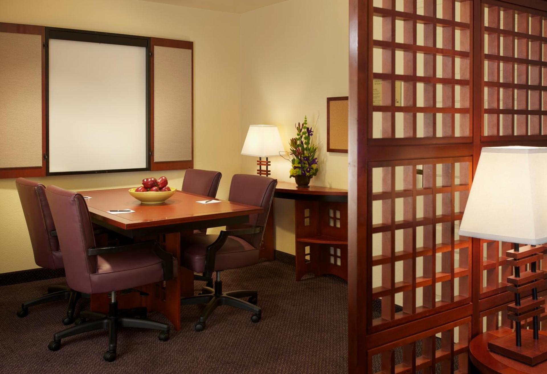 Larkspur Landing Extended Stay Suites Folsom photo 35