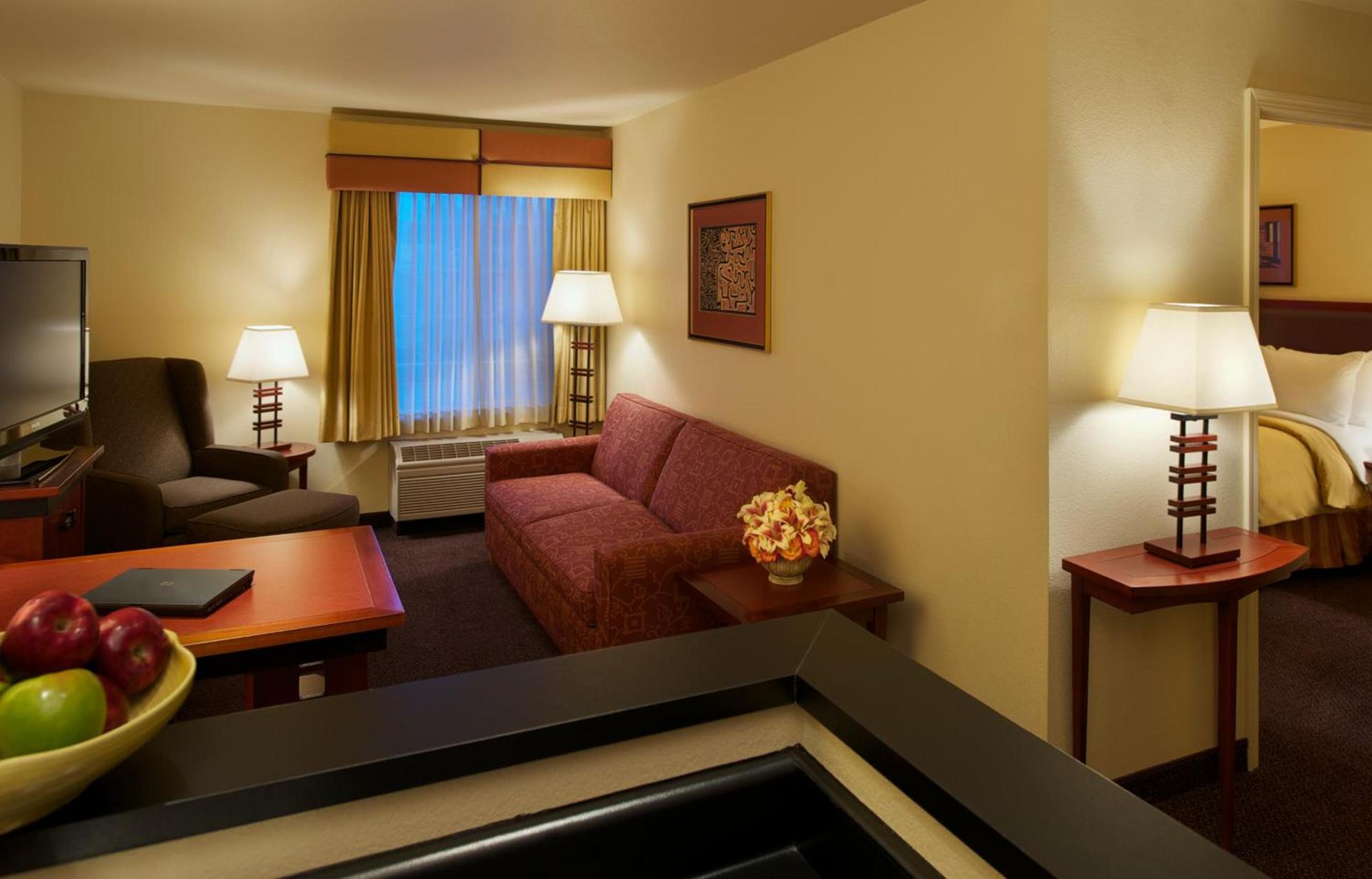 Larkspur Landing Extended Stay Suites Roseville photo 2