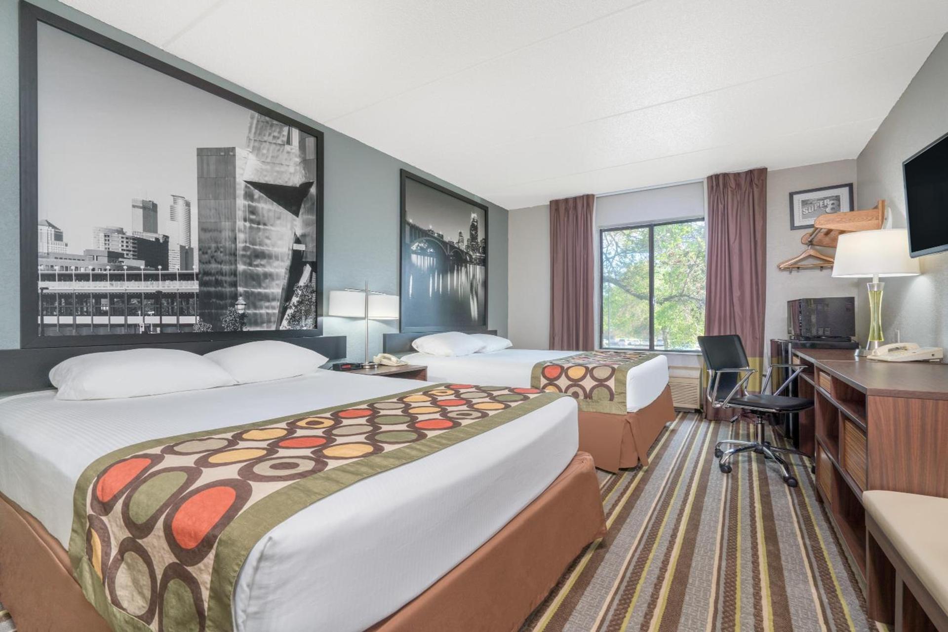 Super 8 by Wyndham Bloomington/Airport photo 30
