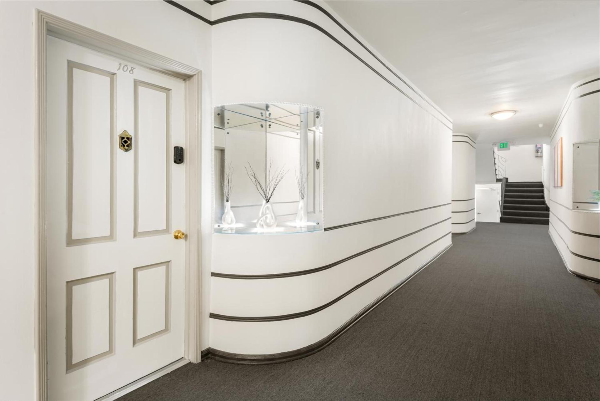 Beverly Grove Hotel photo 16