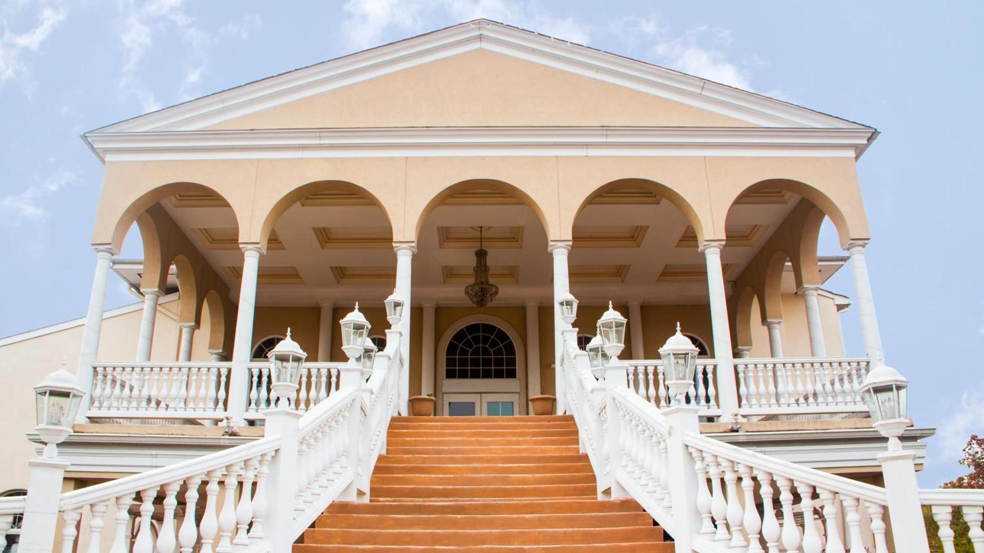 Chateau Suites photo 1