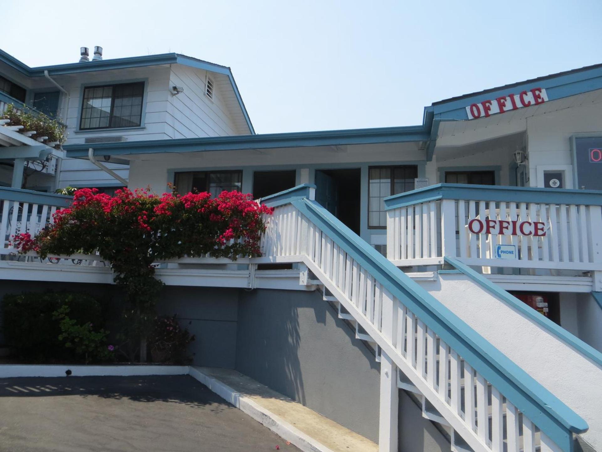 Arbor Inn Monterey photo 20