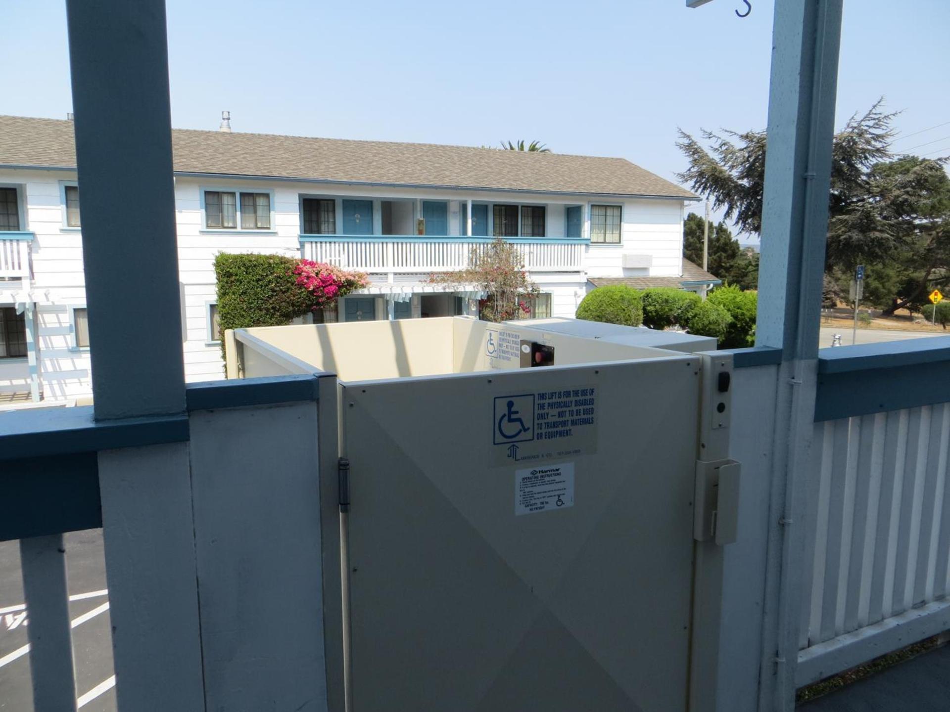 Arbor Inn Monterey photo 37